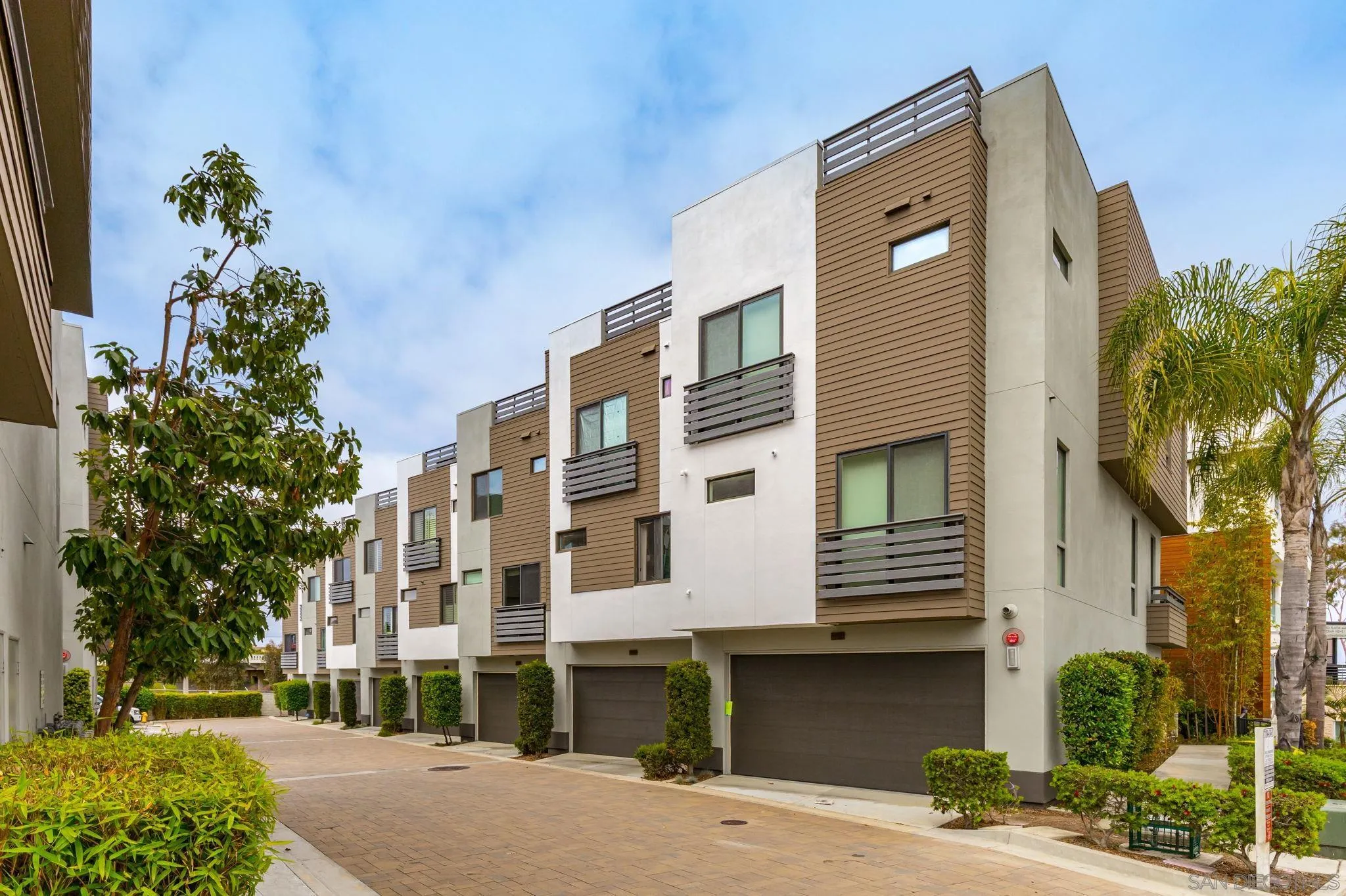 Photo #2: 250025925 Listing 