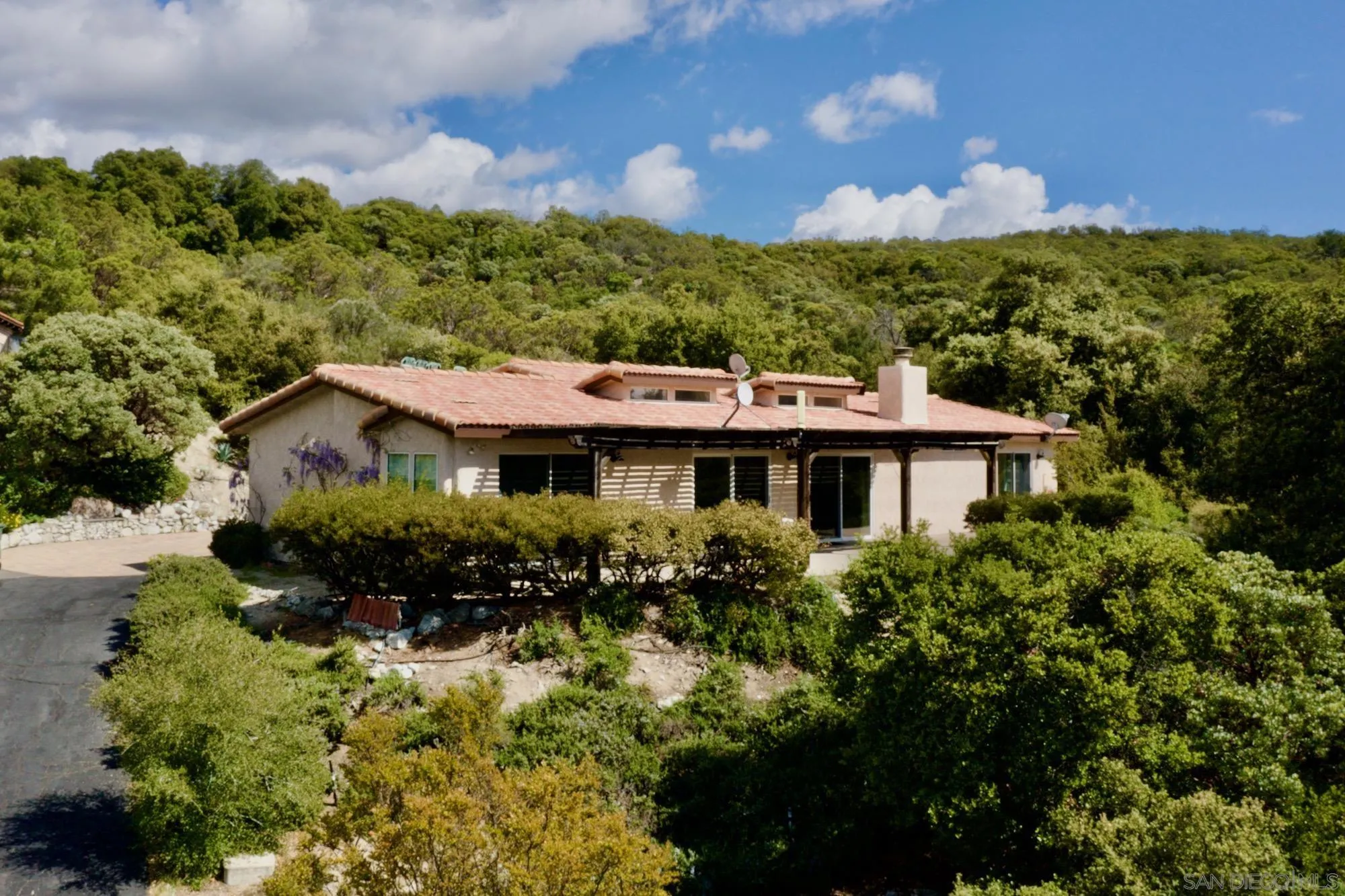 https://cdn.realtyfeed.com/cdn/127/250025929/ae60f6a139d7b249f8836543088554f0.webp
