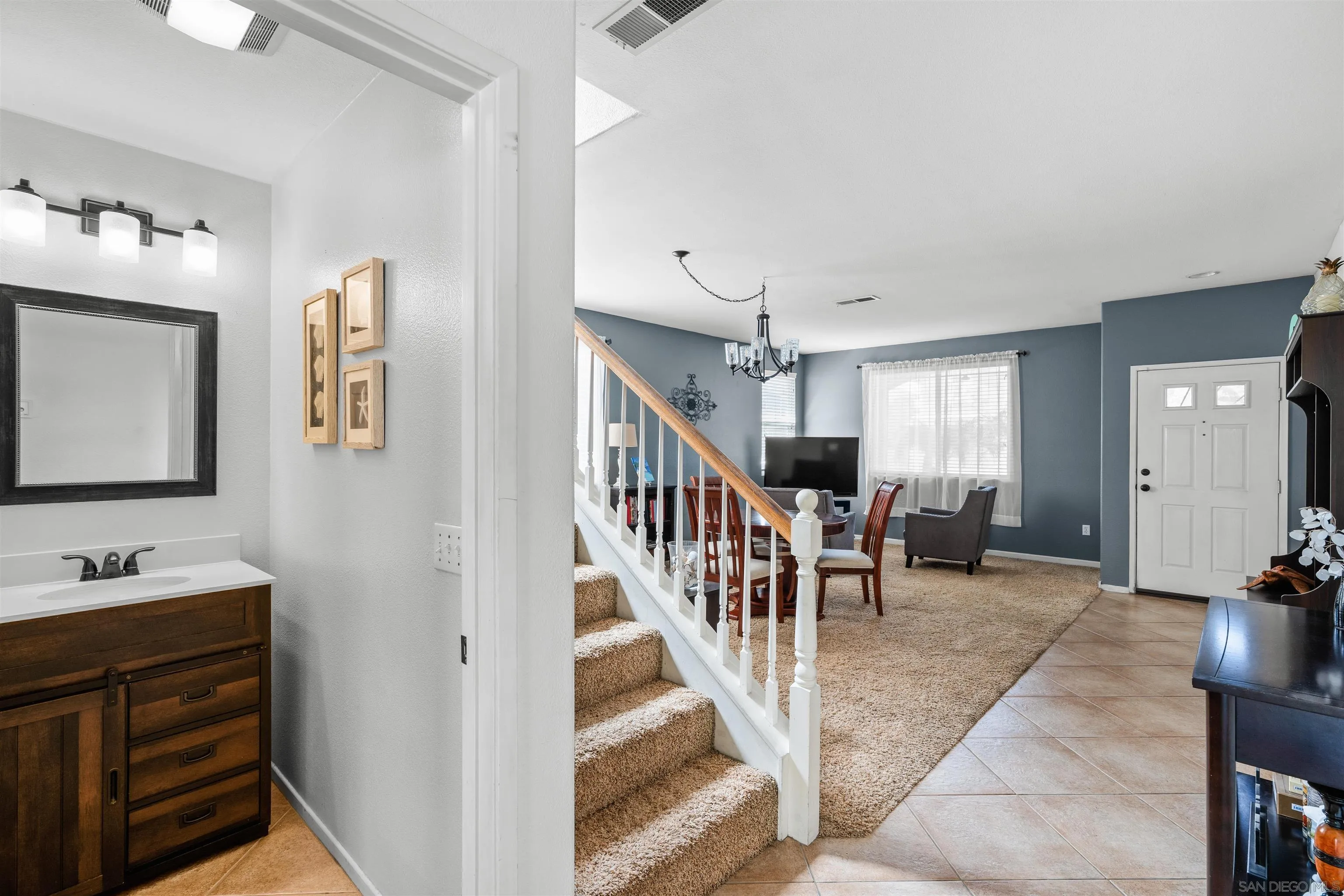 https://cdn.realtyfeed.com/cdn/127/250025939/30e062b70d37edac448229a4522c4916.webp