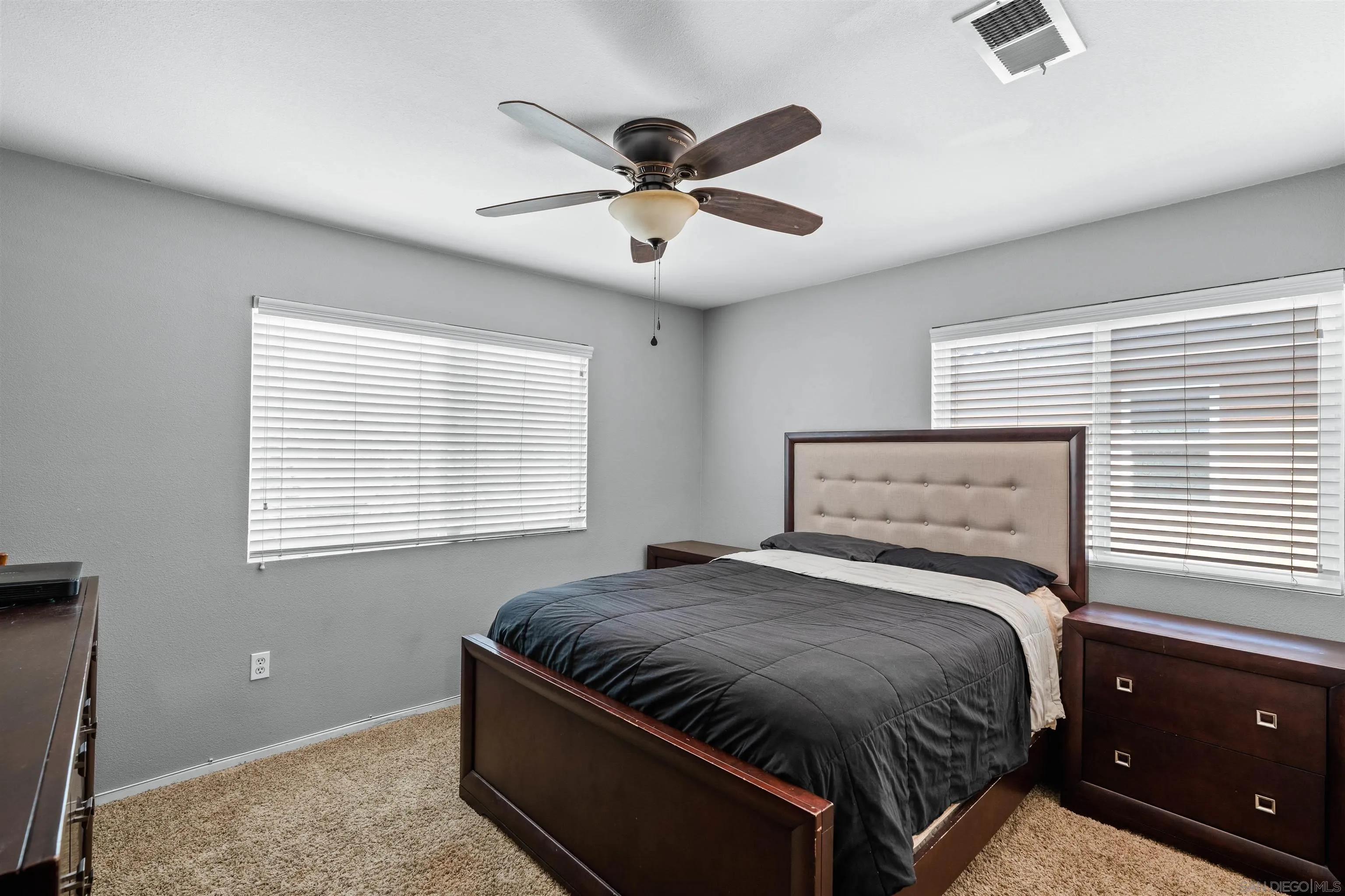 https://cdn.realtyfeed.com/cdn/127/250025939/5a2cb635016e64558cbe539de2050708.webp