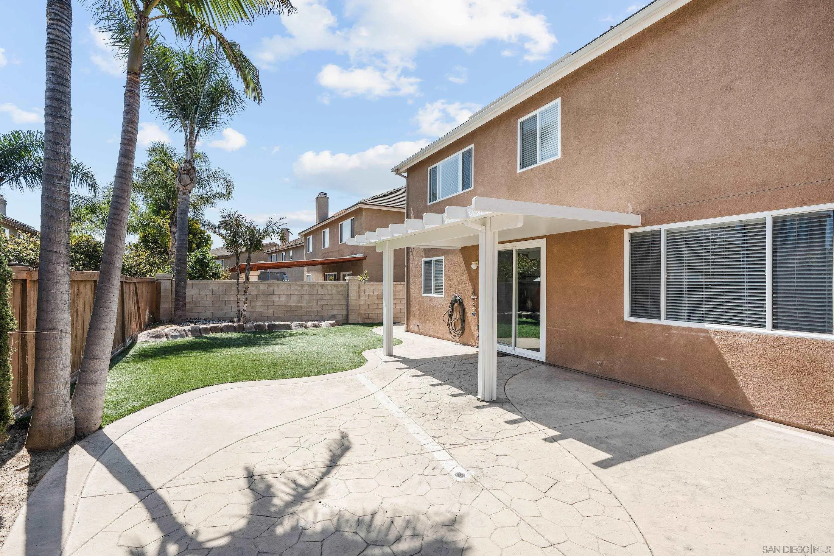 https://cdn.realtyfeed.com/cdn/127/250025939/ced16332d476ad97cb93124c78bd03f5.webp