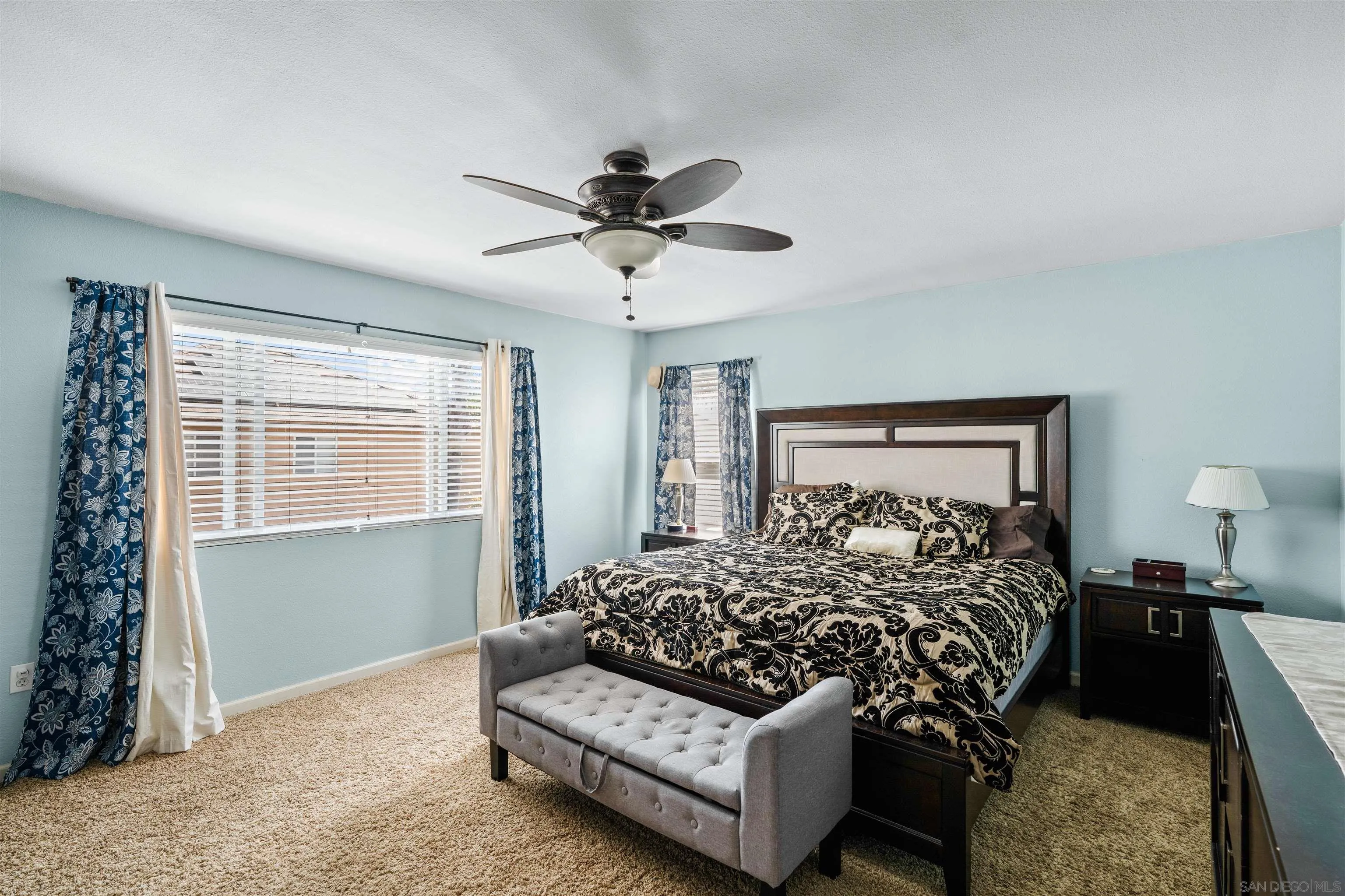 https://cdn.realtyfeed.com/cdn/127/250025939/e855f765c555bc0e36db383af079407b.webp
