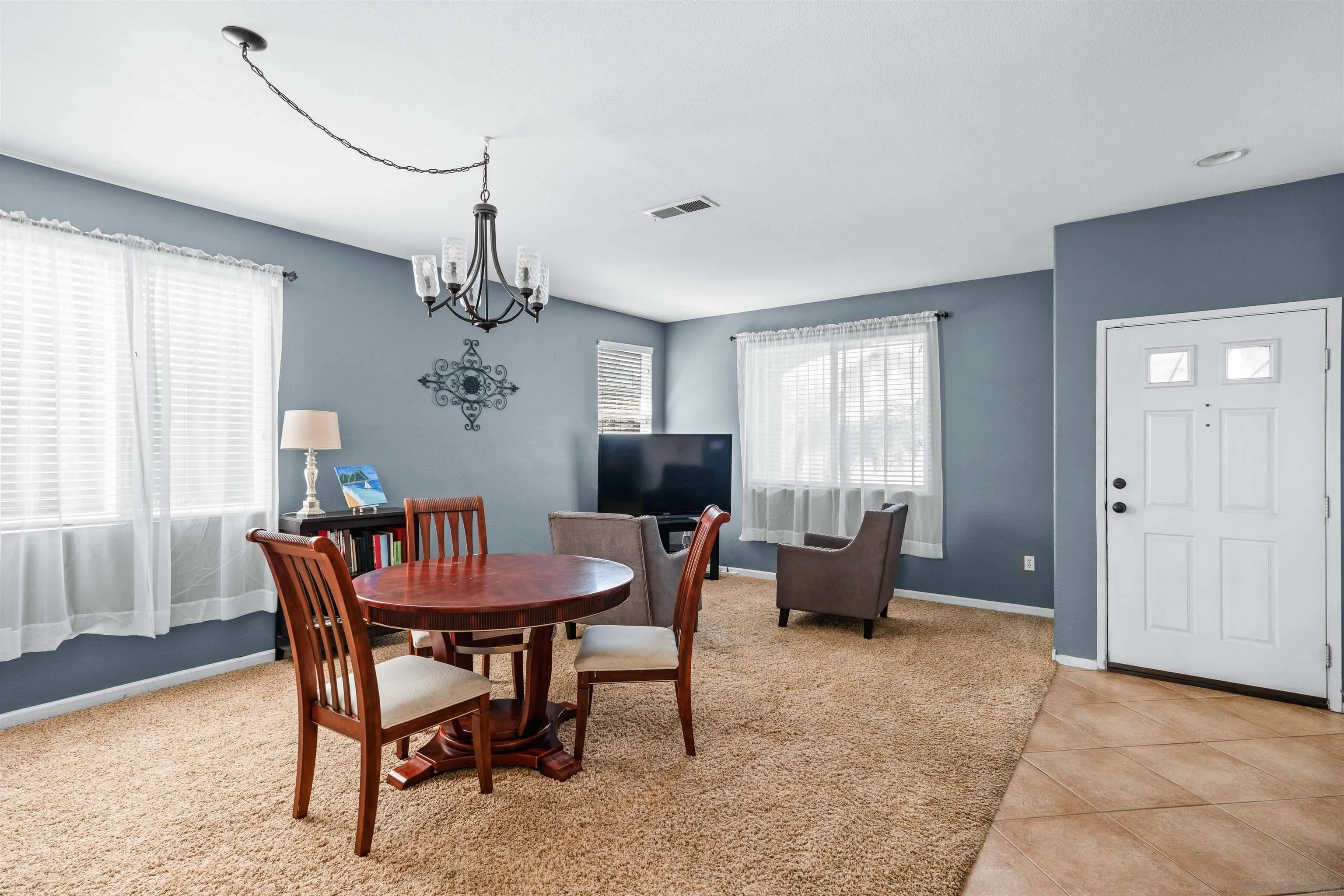 https://cdn.realtyfeed.com/cdn/127/250025939/f592e7d7f64175e64eac995e4a90e58a.webp