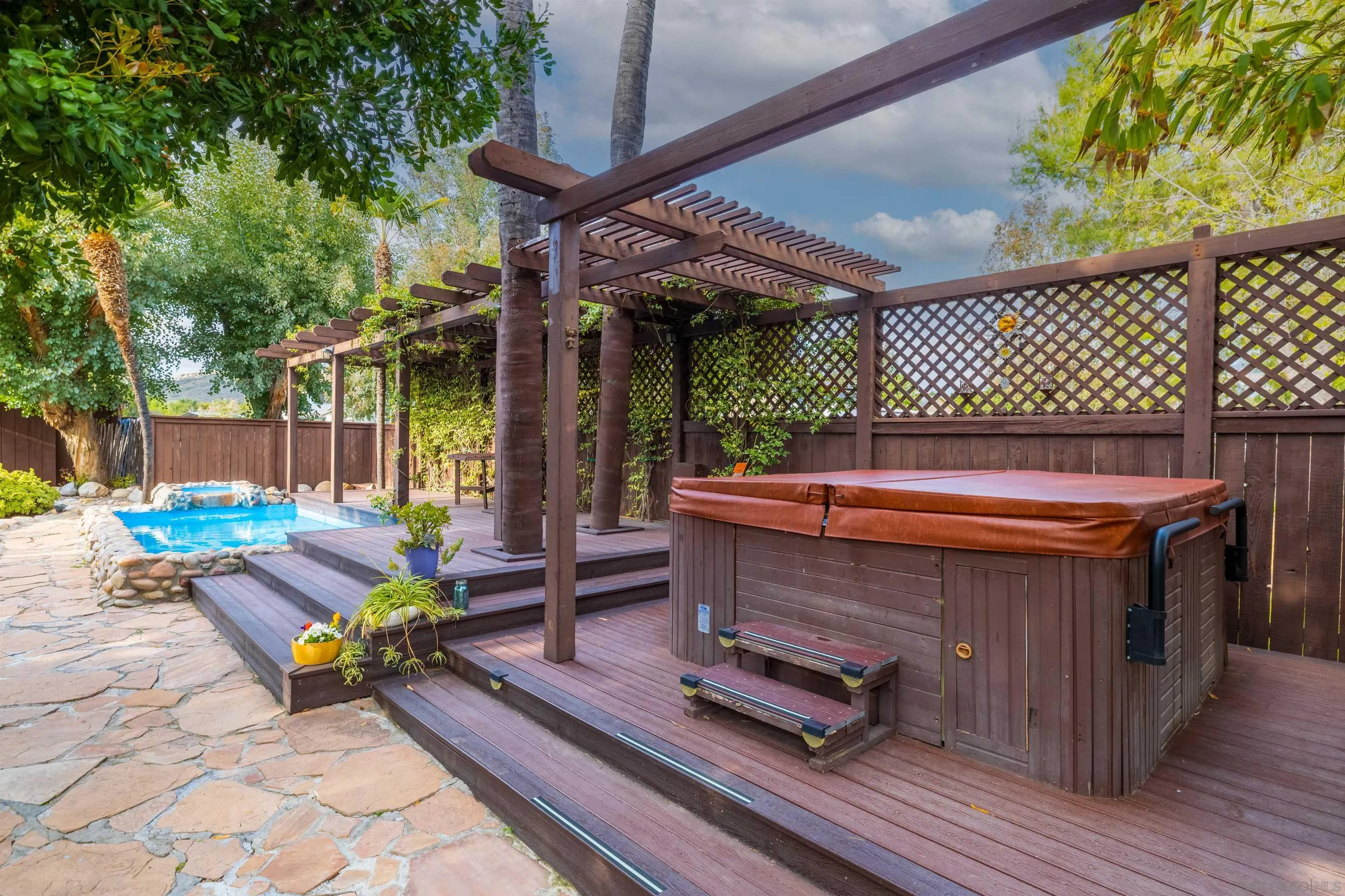 https://cdn.realtyfeed.com/cdn/127/250025949/6217cb5164233867df81bab8ca745c10.webp