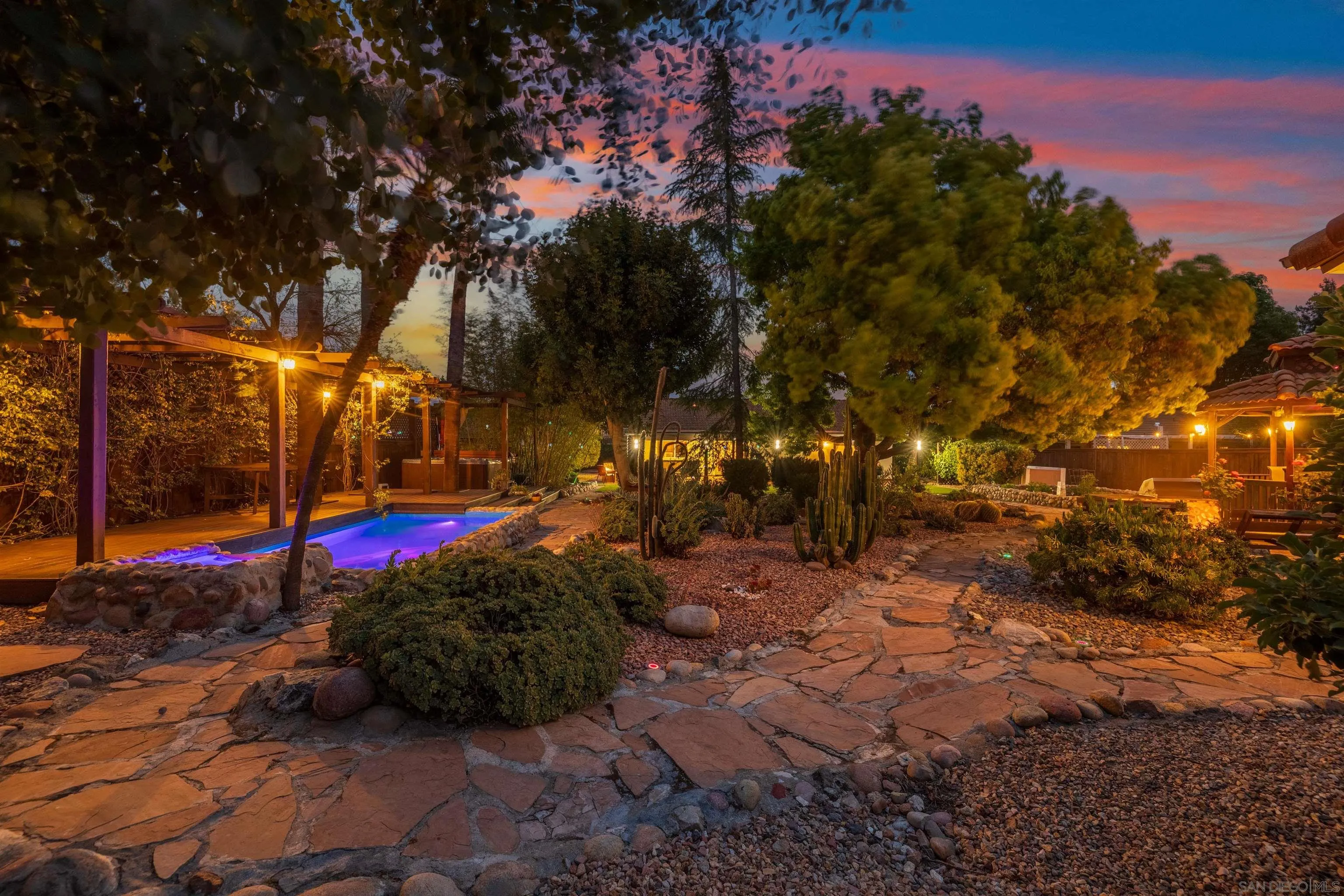 https://cdn.realtyfeed.com/cdn/127/250025949/945758378ee18d059b9076440f876292.webp