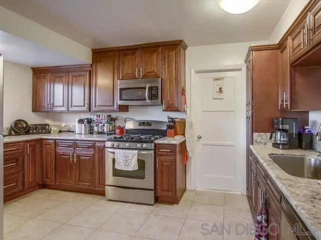 https://cdn.realtyfeed.com/cdn/127/250025965/2b3dc7ed3b9c2d8a726e5328eefca30a.webp