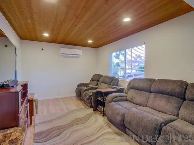 https://cdn.realtyfeed.com/cdn/127/250025965/e0713257d7f60c78cb171a4bb0825fd6.webp