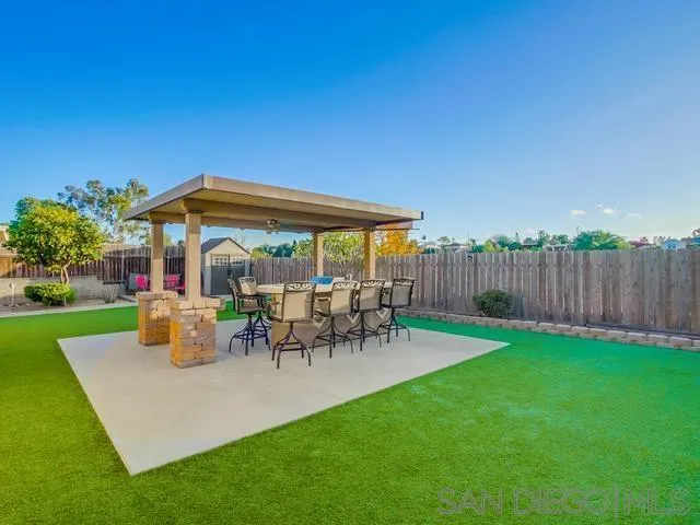 https://cdn.realtyfeed.com/cdn/127/250025965/ebbdd12e70295d6d8fbef99643a5f167.webp