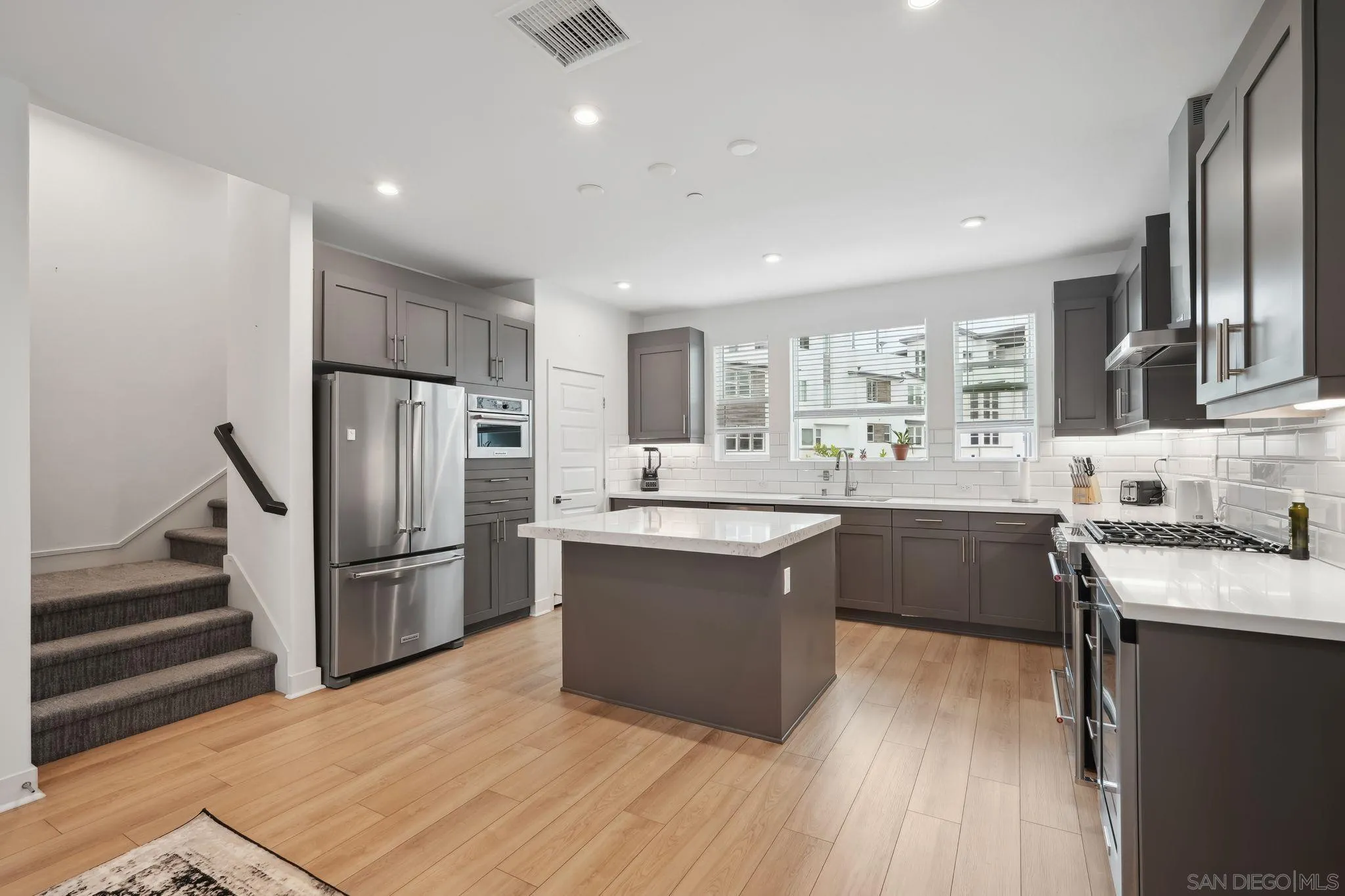 Photo #5: 250025967 Listing 