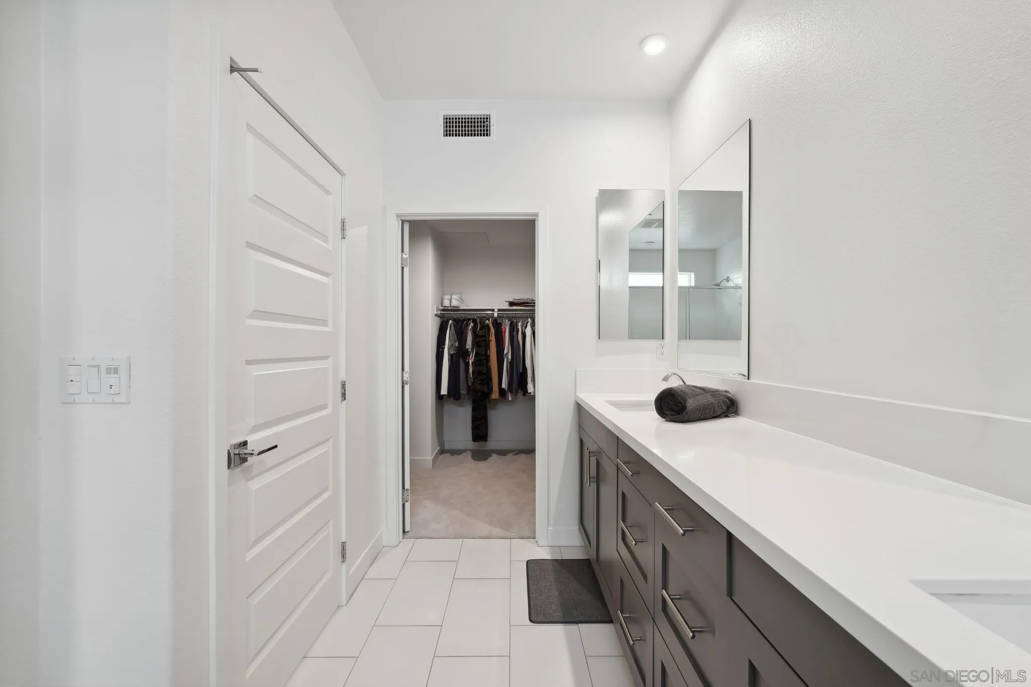 Photo #15: 250025967 Listing: Photo #15