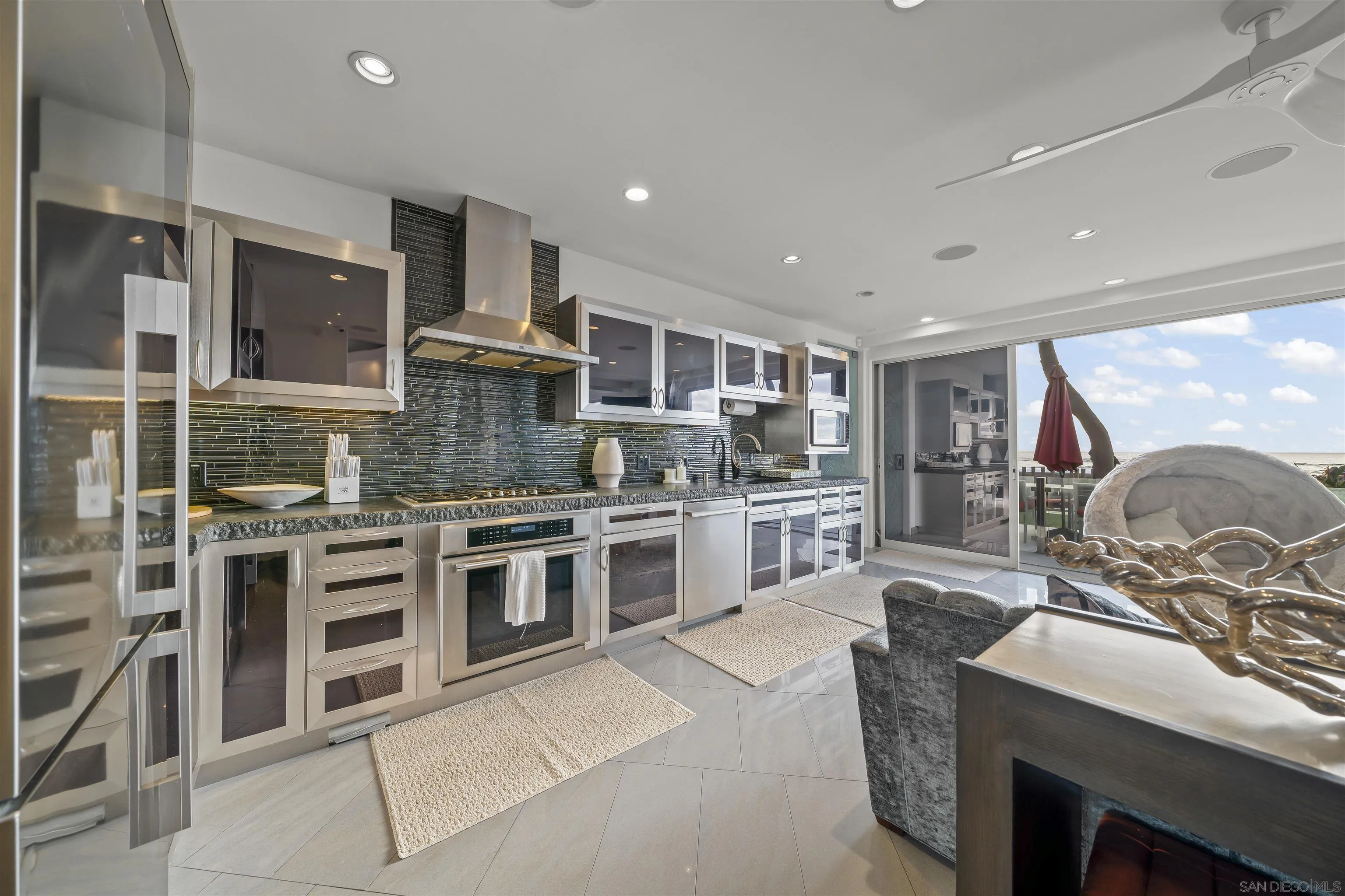 Photo #5: 250025968 Listing 
