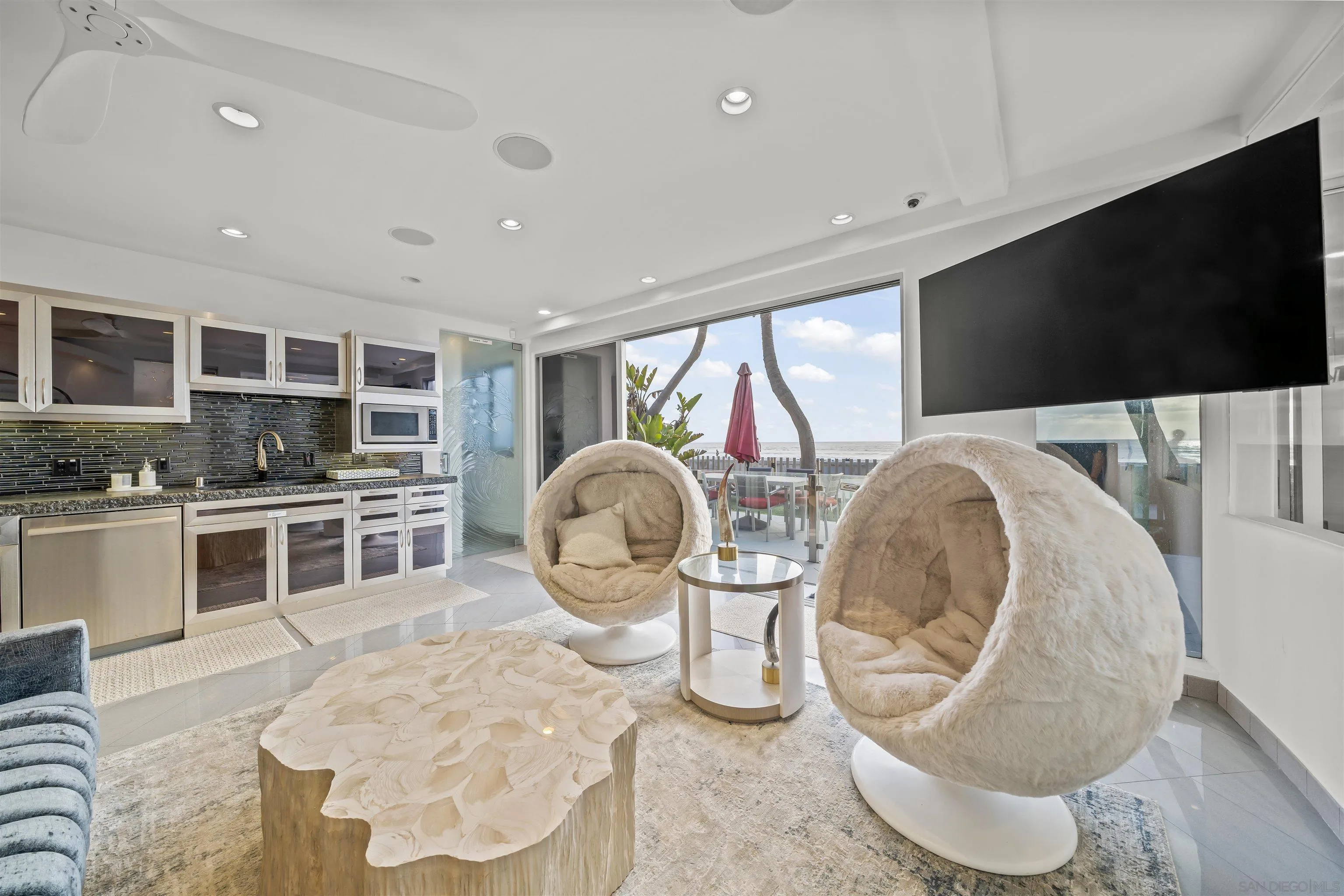 Photo #3: 250025968 Listing 