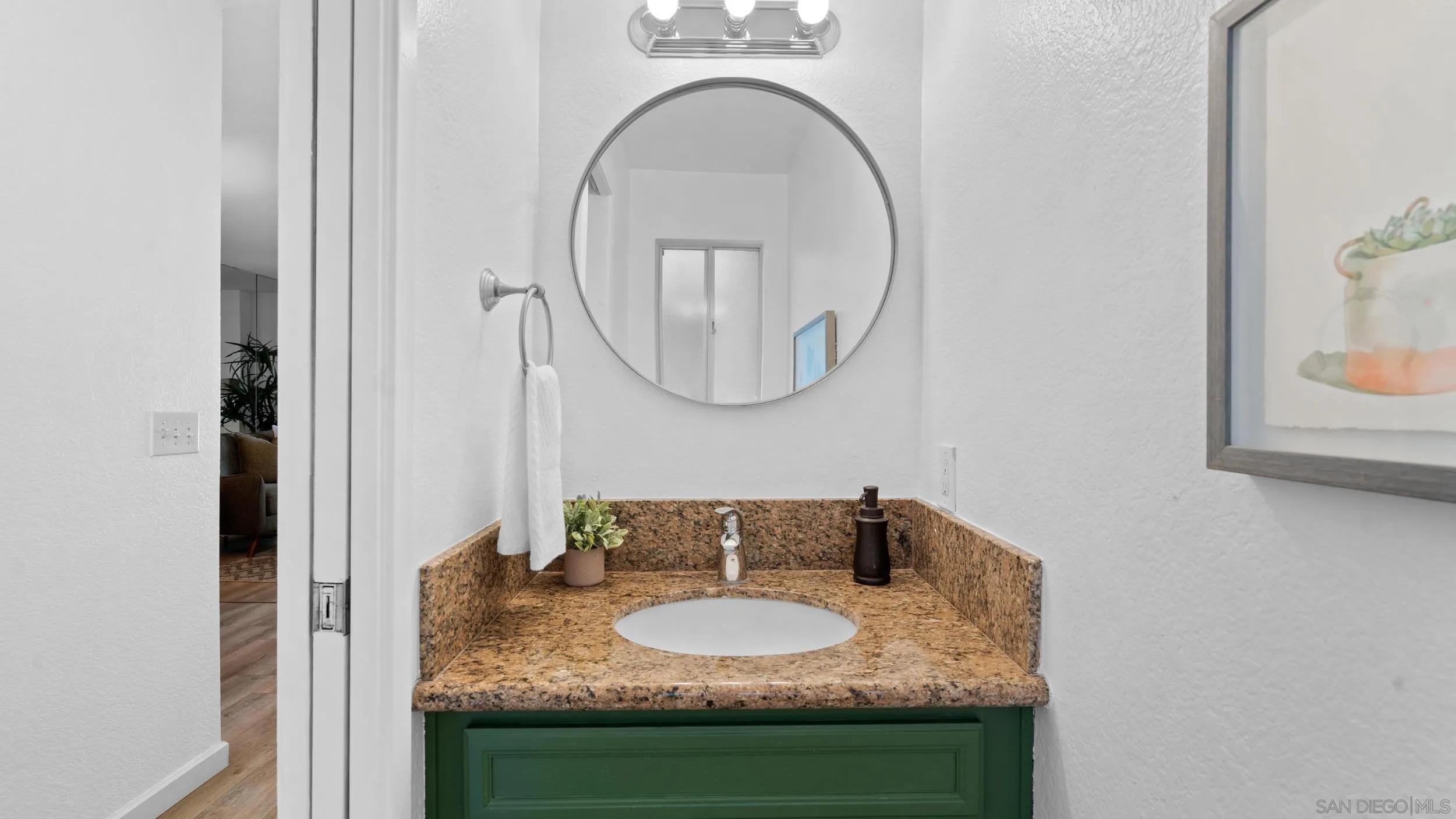 https://cdn.realtyfeed.com/cdn/127/250025983/0bb09bc55a46004256eb5de6122d79ae.webp