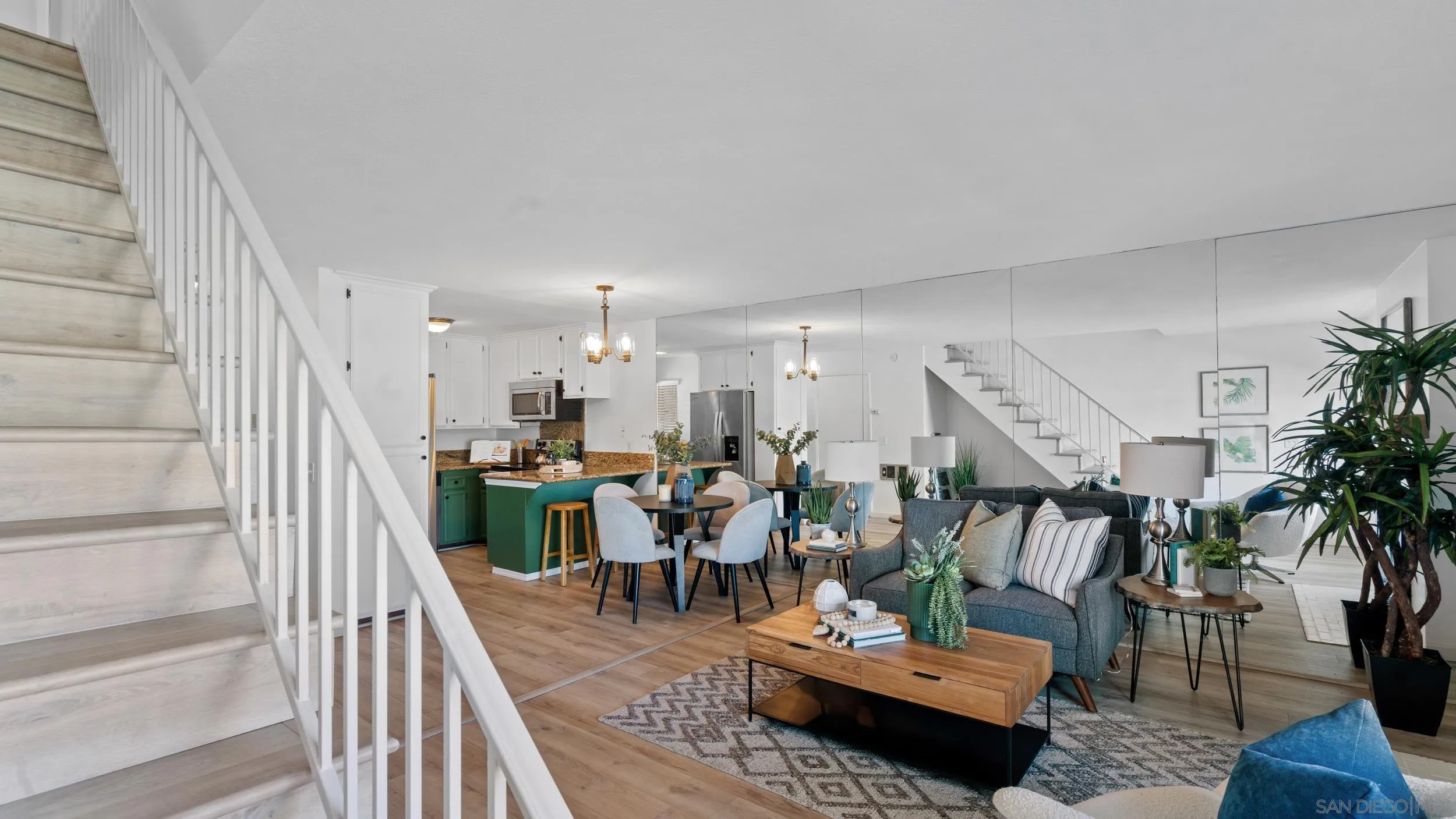 https://cdn.realtyfeed.com/cdn/127/250025983/9087cdeed5d2349d190e86eb7052b57f.webp