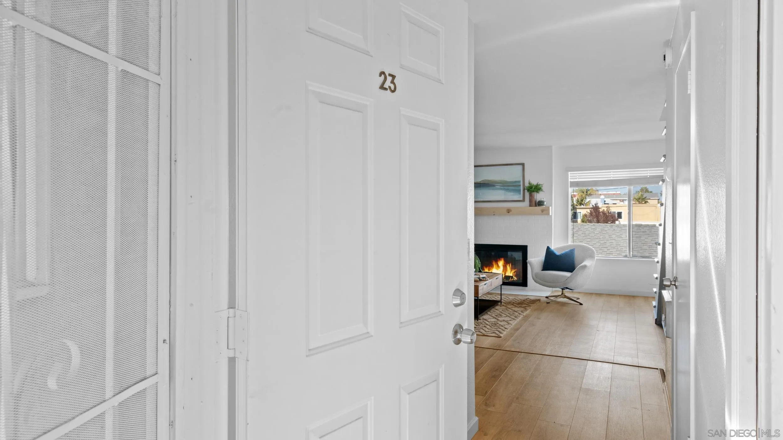 https://cdn.realtyfeed.com/cdn/127/250025983/ac1ed9a36343d425d4756c6c96df7a0a.webp