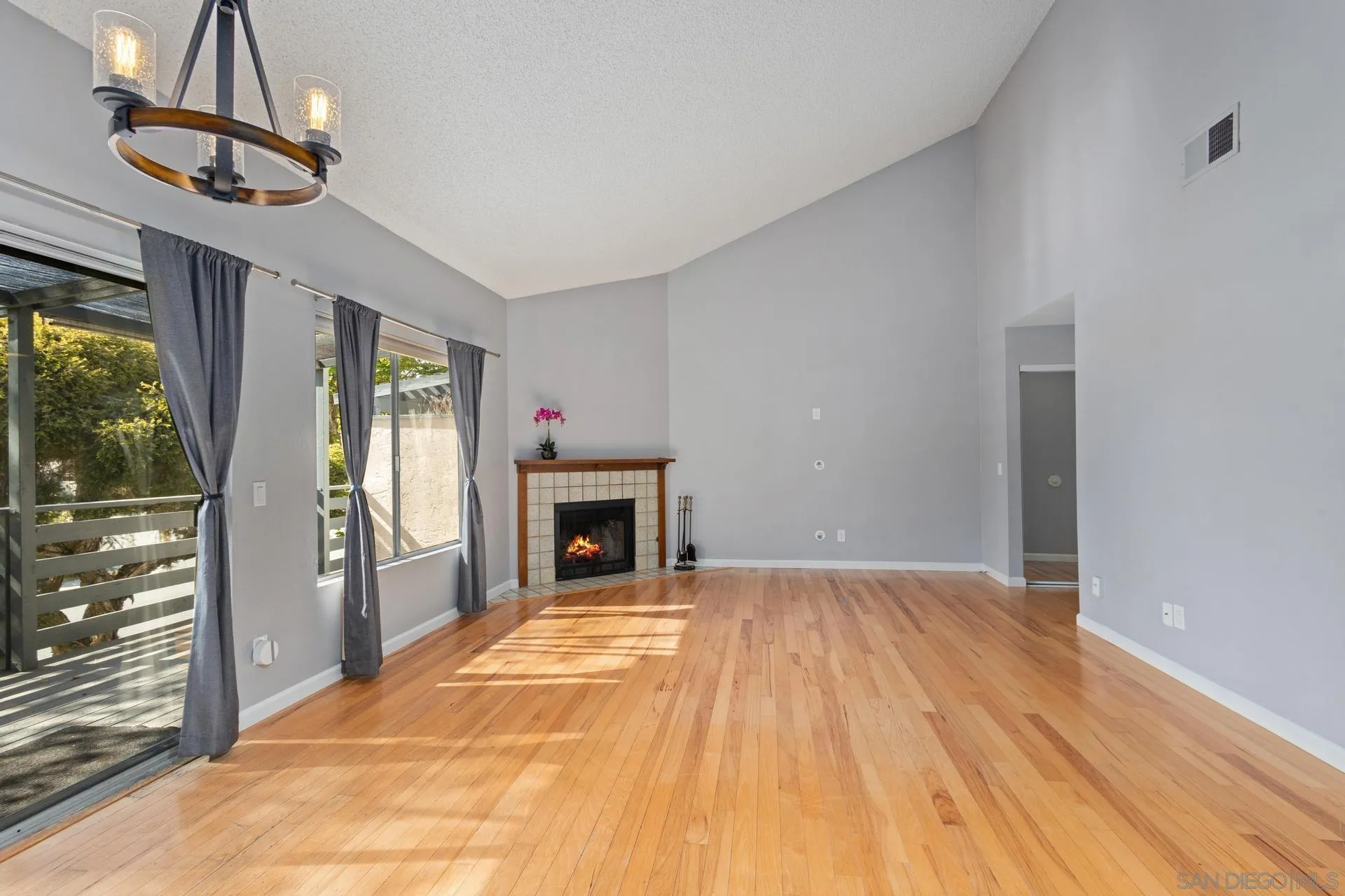Photo #5: 250025995 Listing 