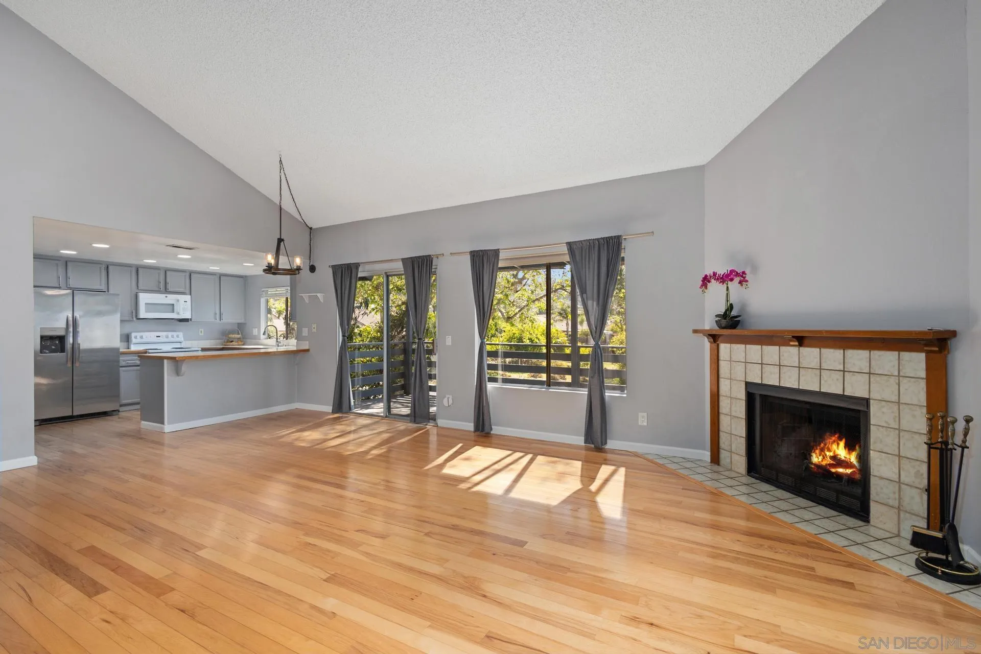 Photo #3: 250025995 Listing 