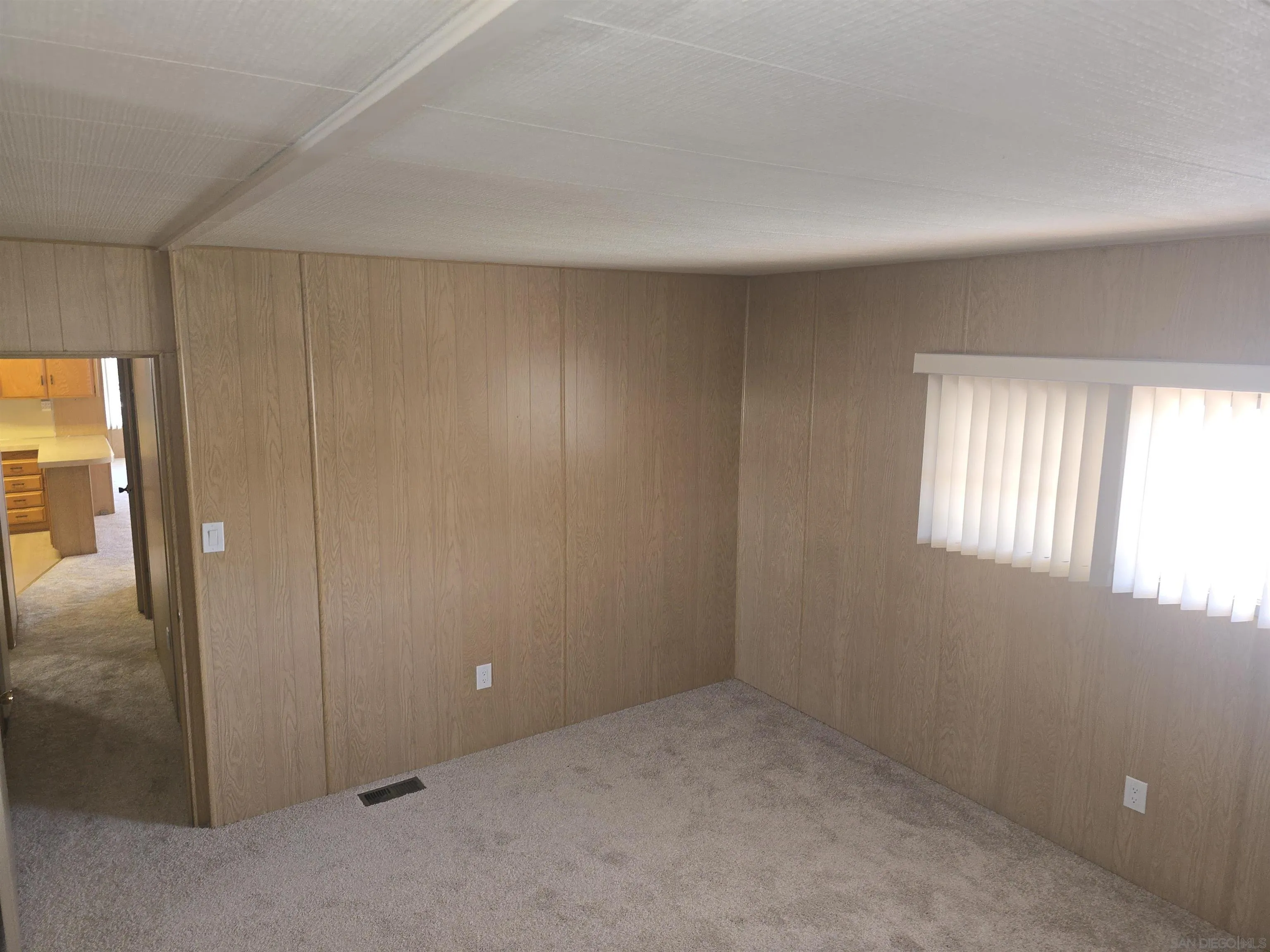 https://cdn.realtyfeed.com/cdn/127/250026010/0c021b25c4b685f3fbf2c49541d97fbd.webp