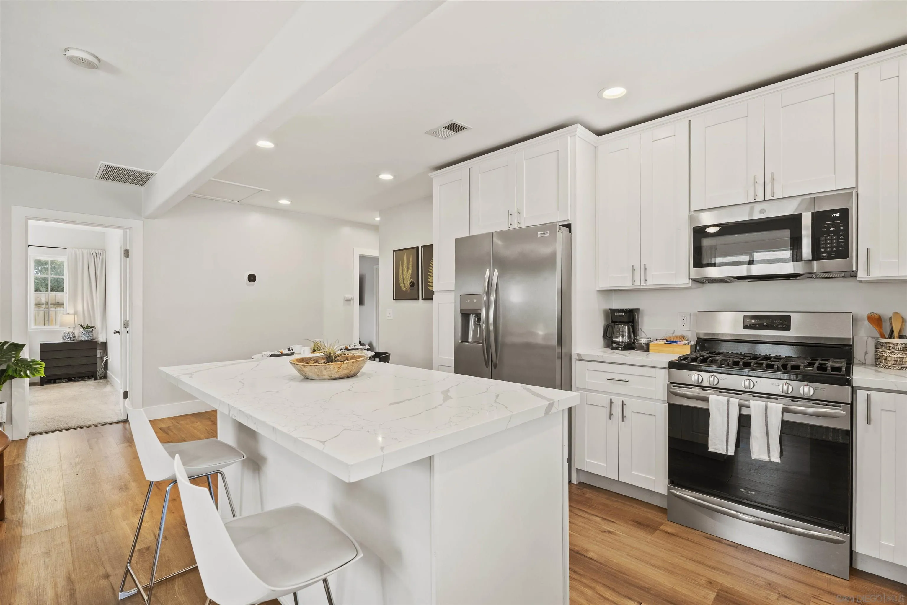 https://cdn.realtyfeed.com/cdn/127/250026026/17ad06c6878371949075243adeb08e72.webp