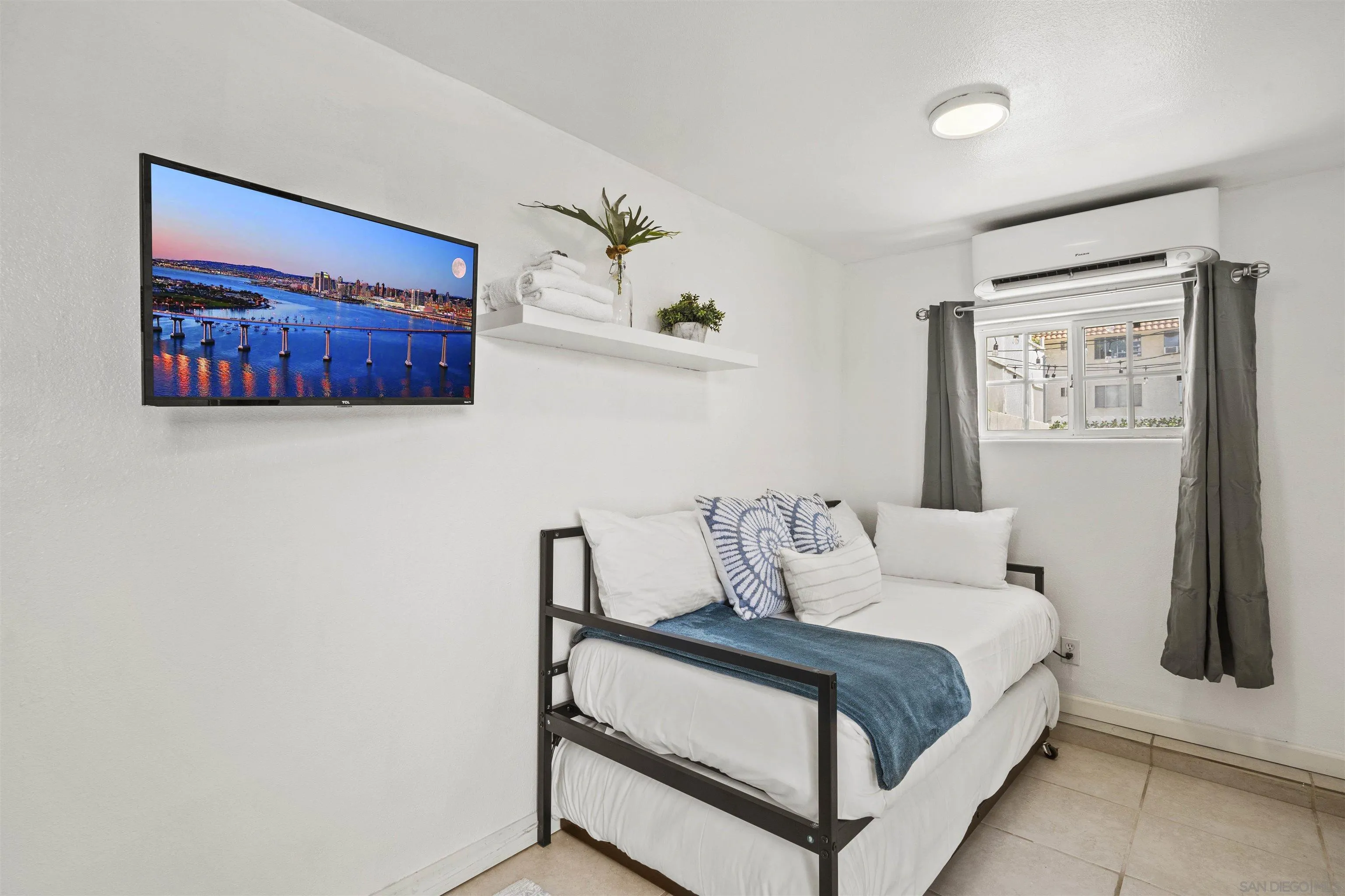 https://cdn.realtyfeed.com/cdn/127/250026026/fdea757083789192b6dd36af04752077.webp