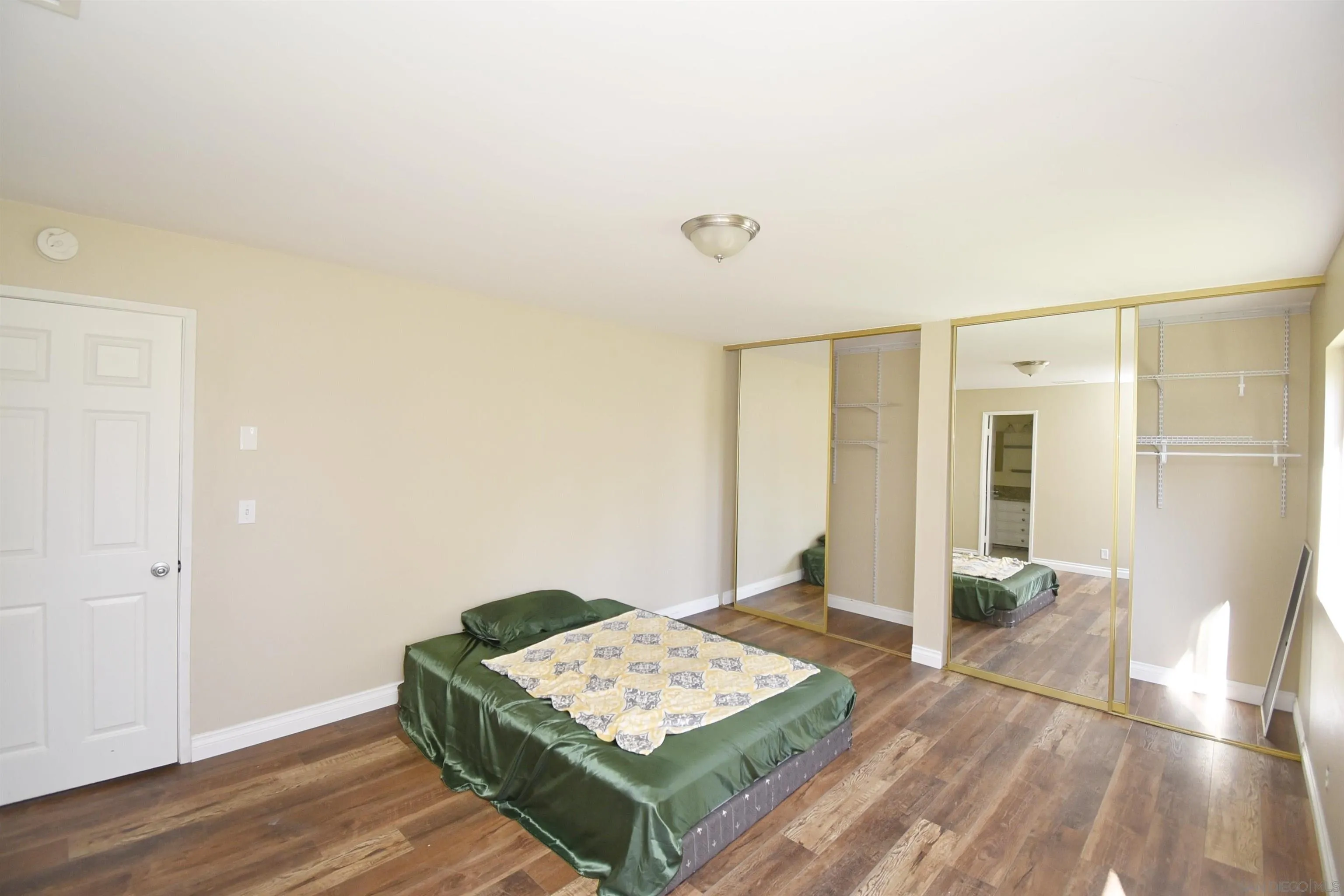 https://cdn.realtyfeed.com/cdn/127/250026056/31c14f73d1c09266286fc884fc781865.webp