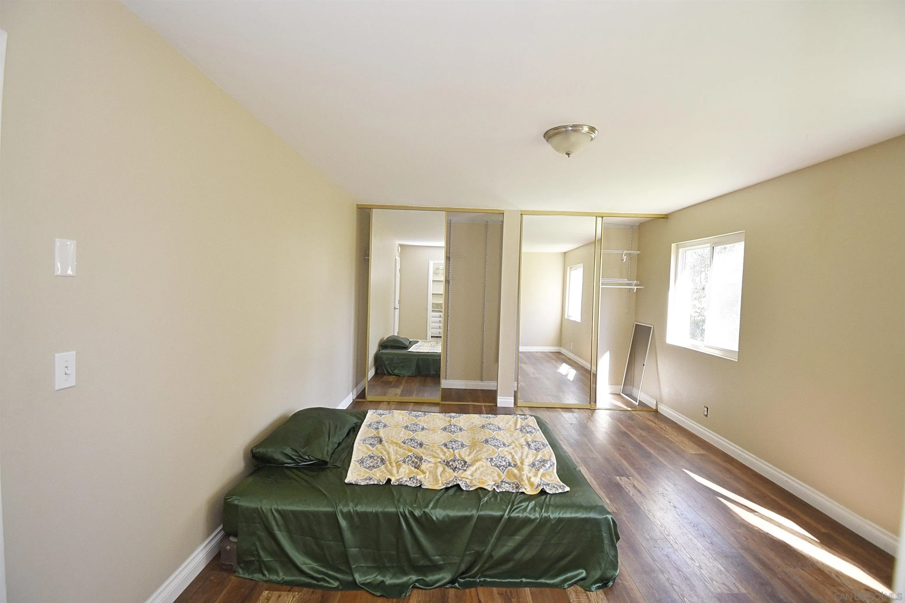 https://cdn.realtyfeed.com/cdn/127/250026056/35fe0a79beae9ee1a659919710c64688.webp