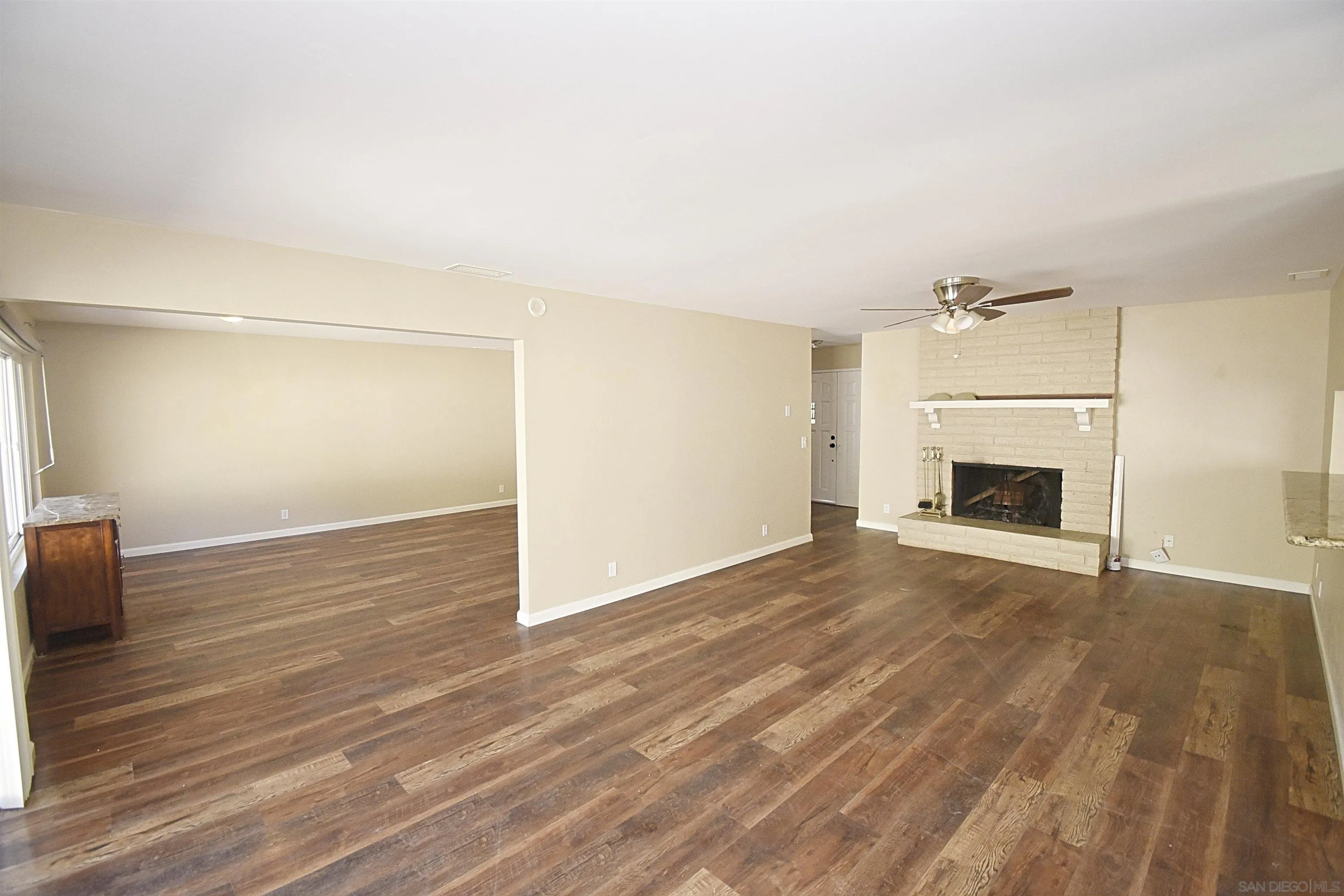 https://cdn.realtyfeed.com/cdn/127/250026056/53a59ce13c54af943a7738608740d431.webp