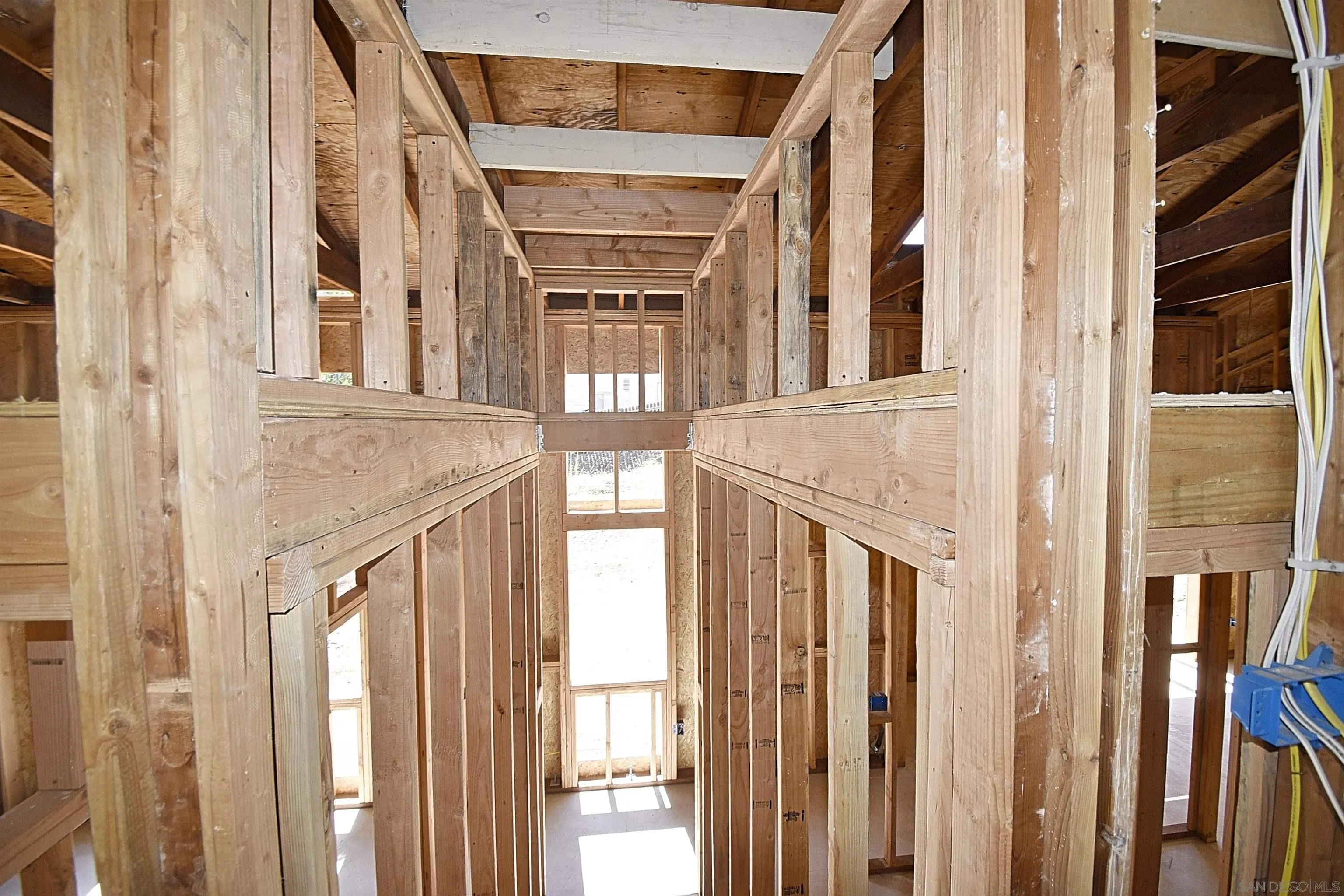 https://cdn.realtyfeed.com/cdn/127/250026056/77a25e13a83d6d5bfb930d37a8b11d18.webp