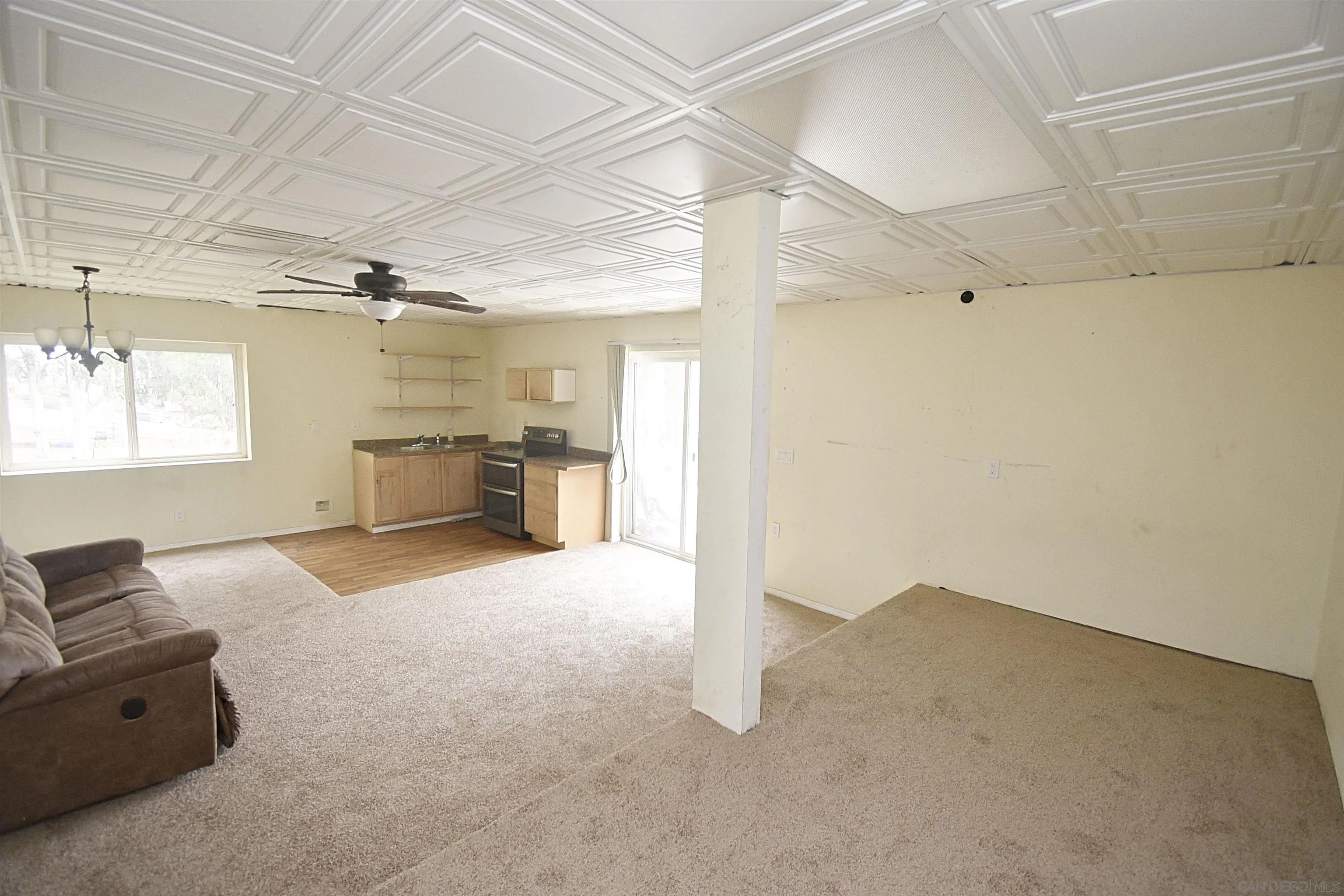 https://cdn.realtyfeed.com/cdn/127/250026056/7d2e361c4f0fc598e7ff397b2df3204e.webp