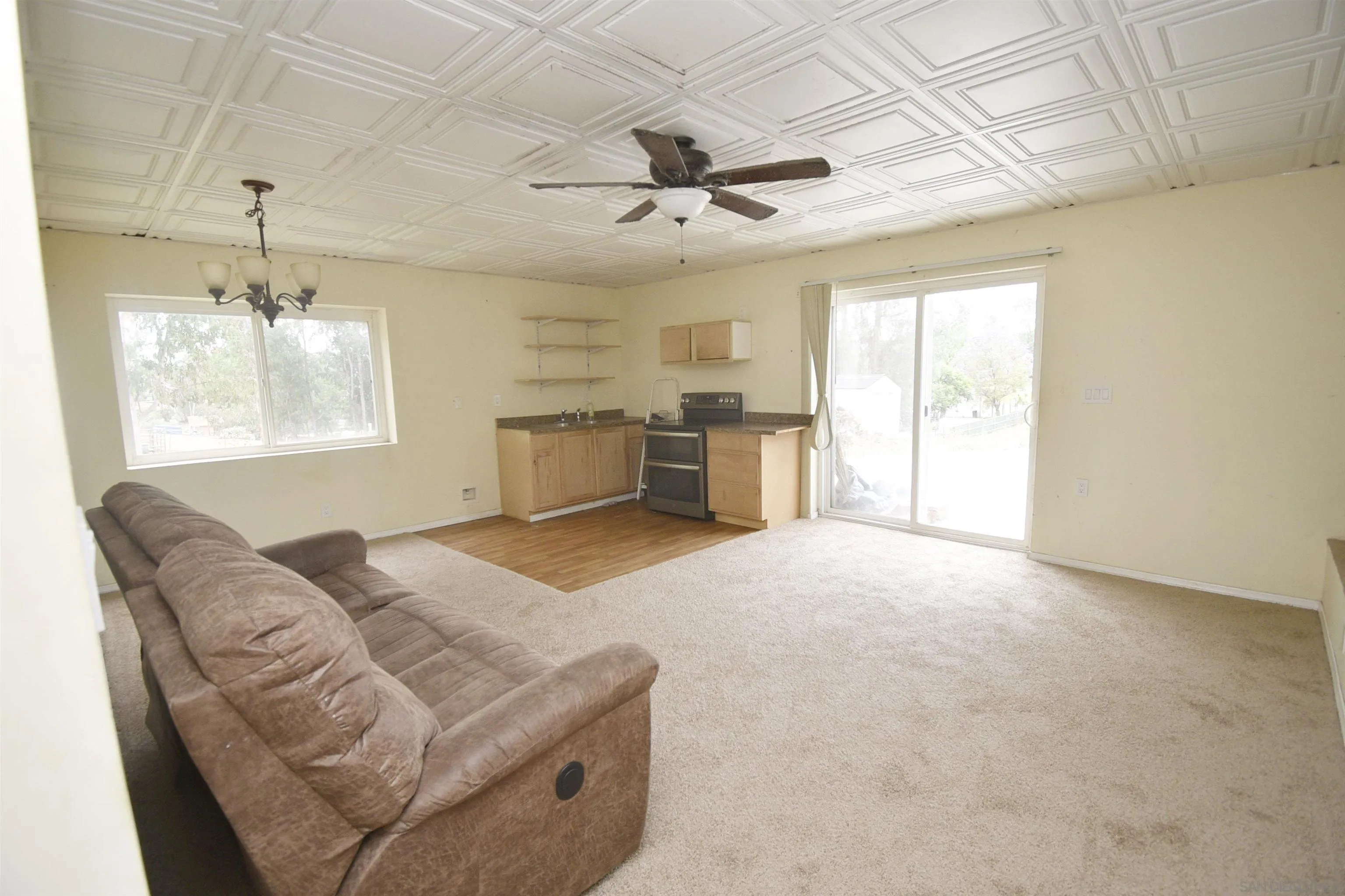 https://cdn.realtyfeed.com/cdn/127/250026056/8ebeca87e7264dc6c867f1445a9d8b92.webp