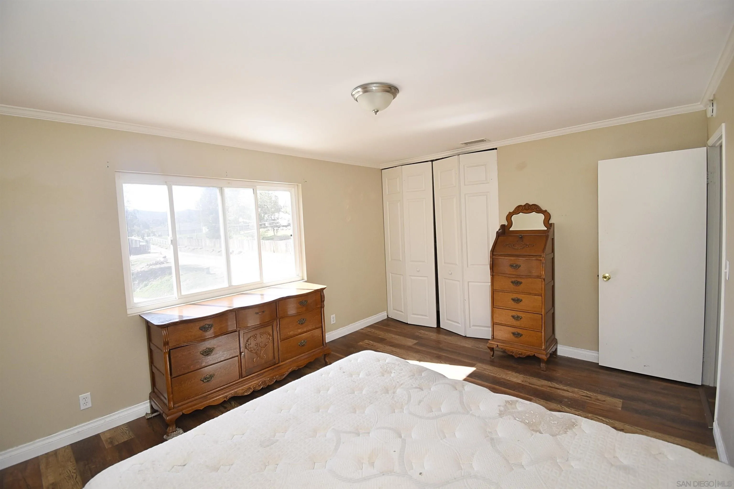 https://cdn.realtyfeed.com/cdn/127/250026056/9e640c0e6d90f16e43f5e72047840d3f.webp