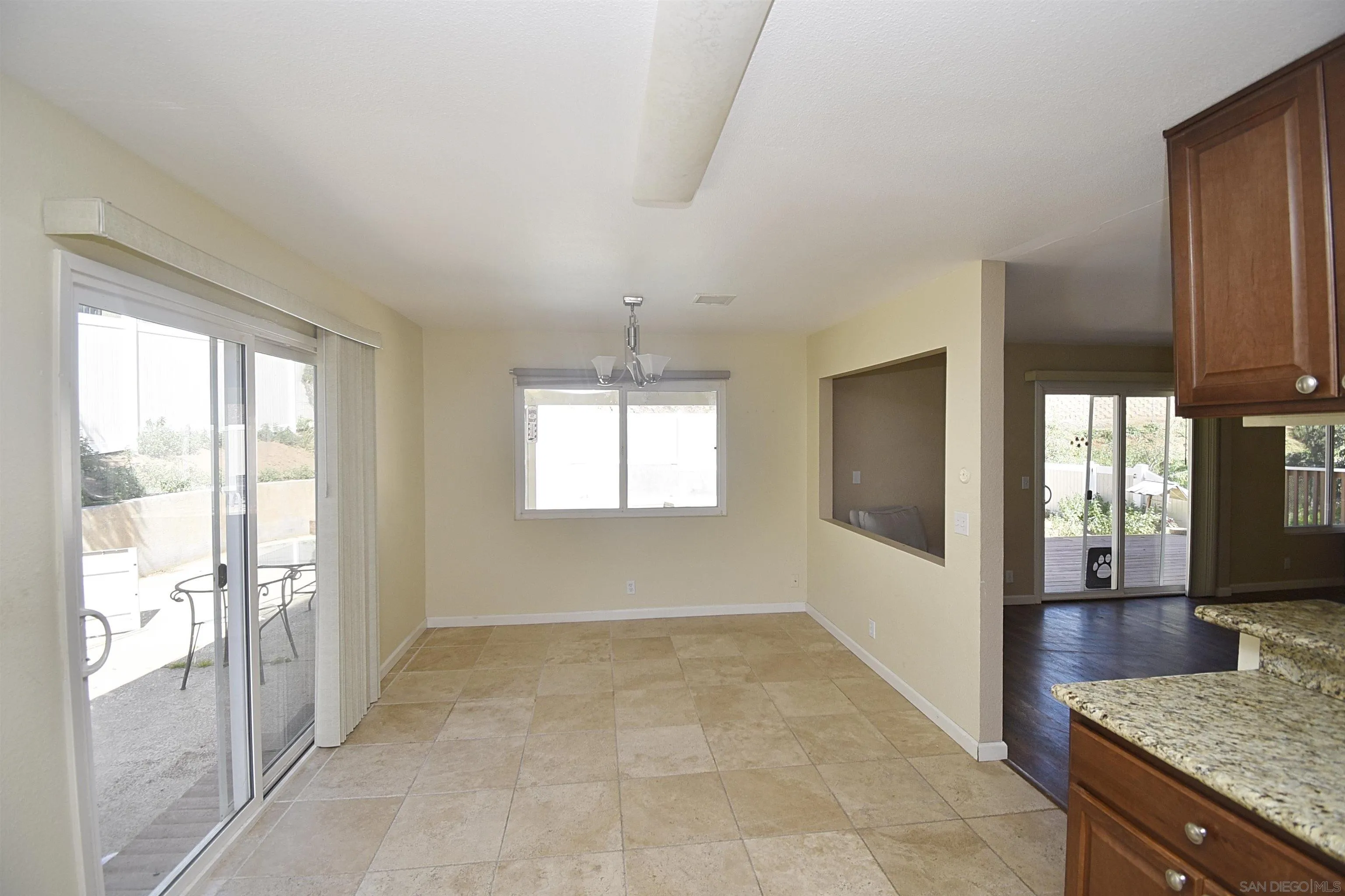 https://cdn.realtyfeed.com/cdn/127/250026056/be4e09423a50cf82d678992619ec0a8c.webp