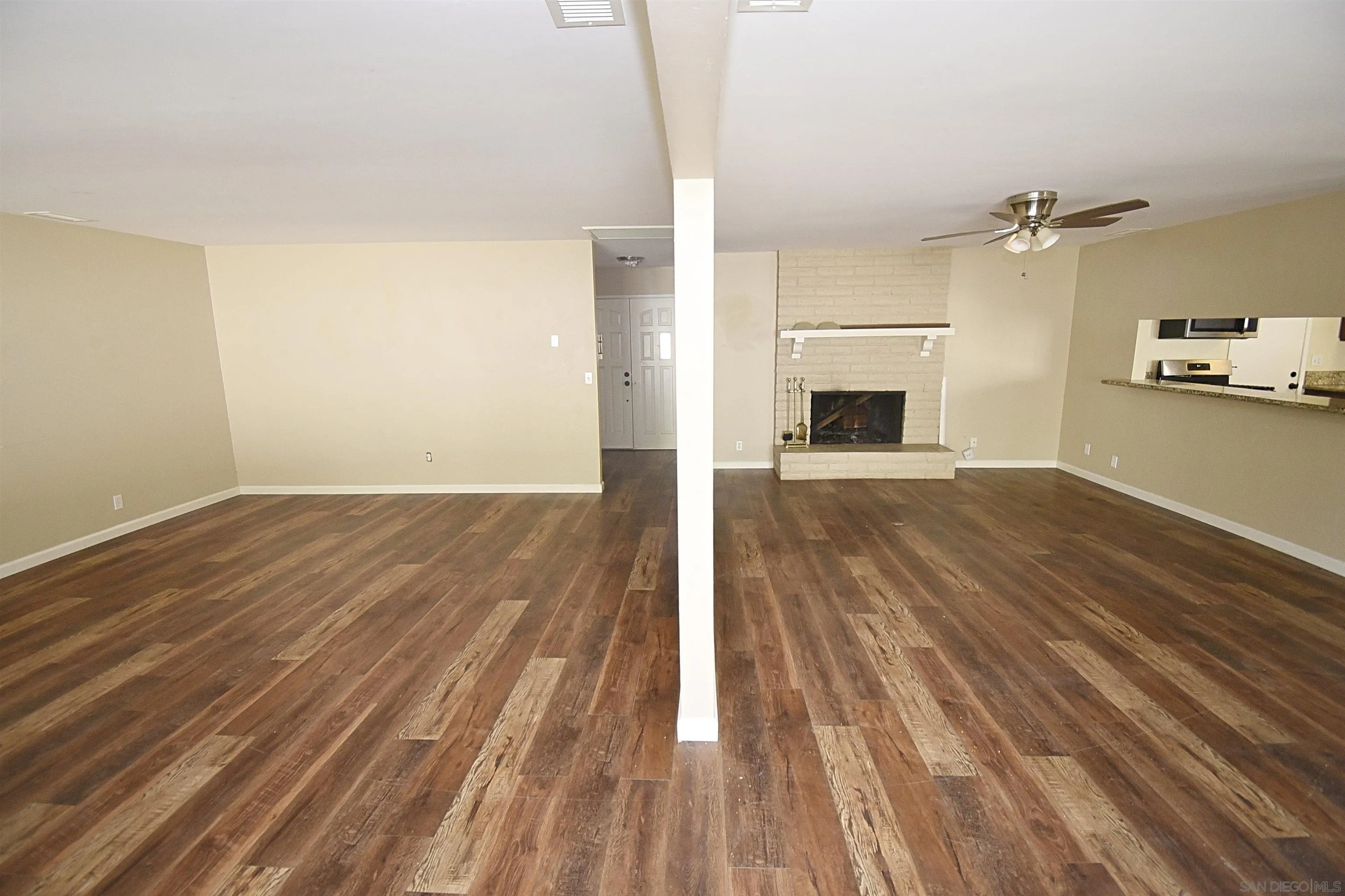 https://cdn.realtyfeed.com/cdn/127/250026056/eb0db29bd1ee01356338c28e67e03dcb.webp