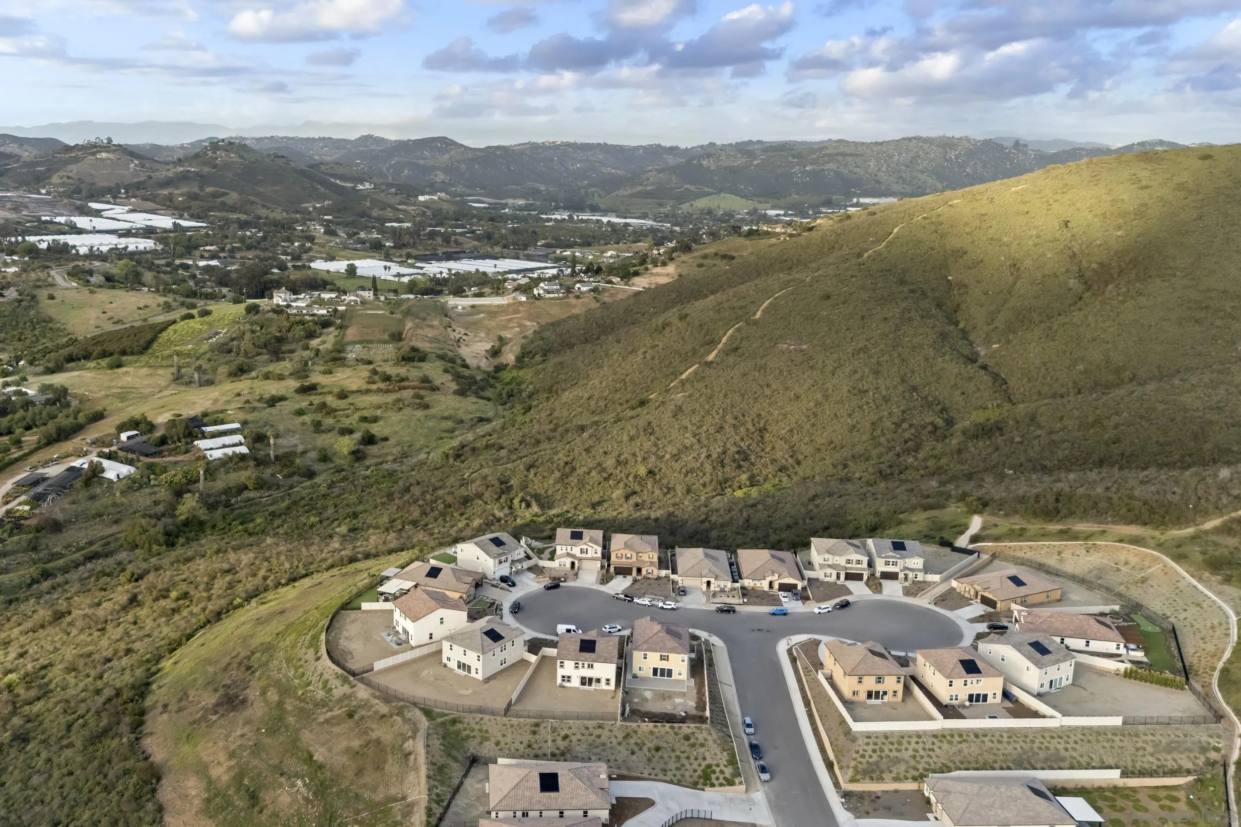 https://cdn.realtyfeed.com/cdn/127/250026060/34cce65b10b97e64ce66b04ceb1ae7c1.webp