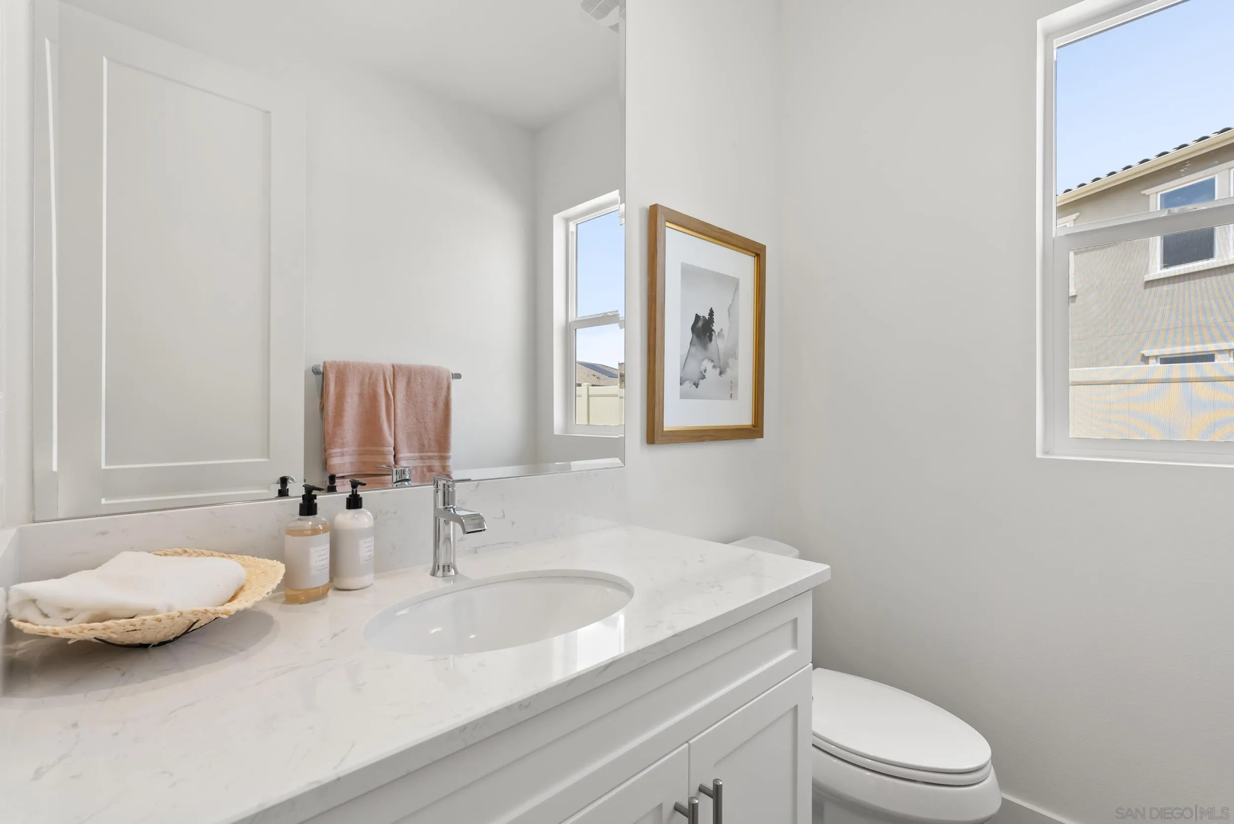 https://cdn.realtyfeed.com/cdn/127/250026061/483b0048440195edf523a59f427edc8b.webp