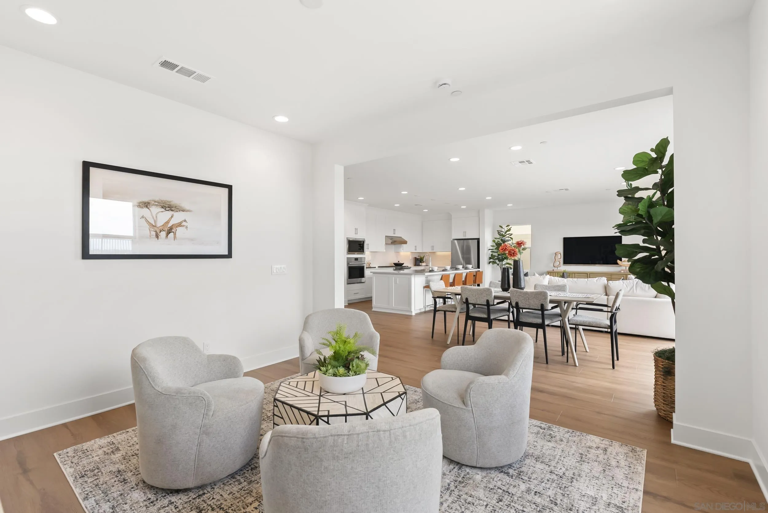 https://cdn.realtyfeed.com/cdn/127/250026061/54181f97b04a08dd8527171f939634cf.webp