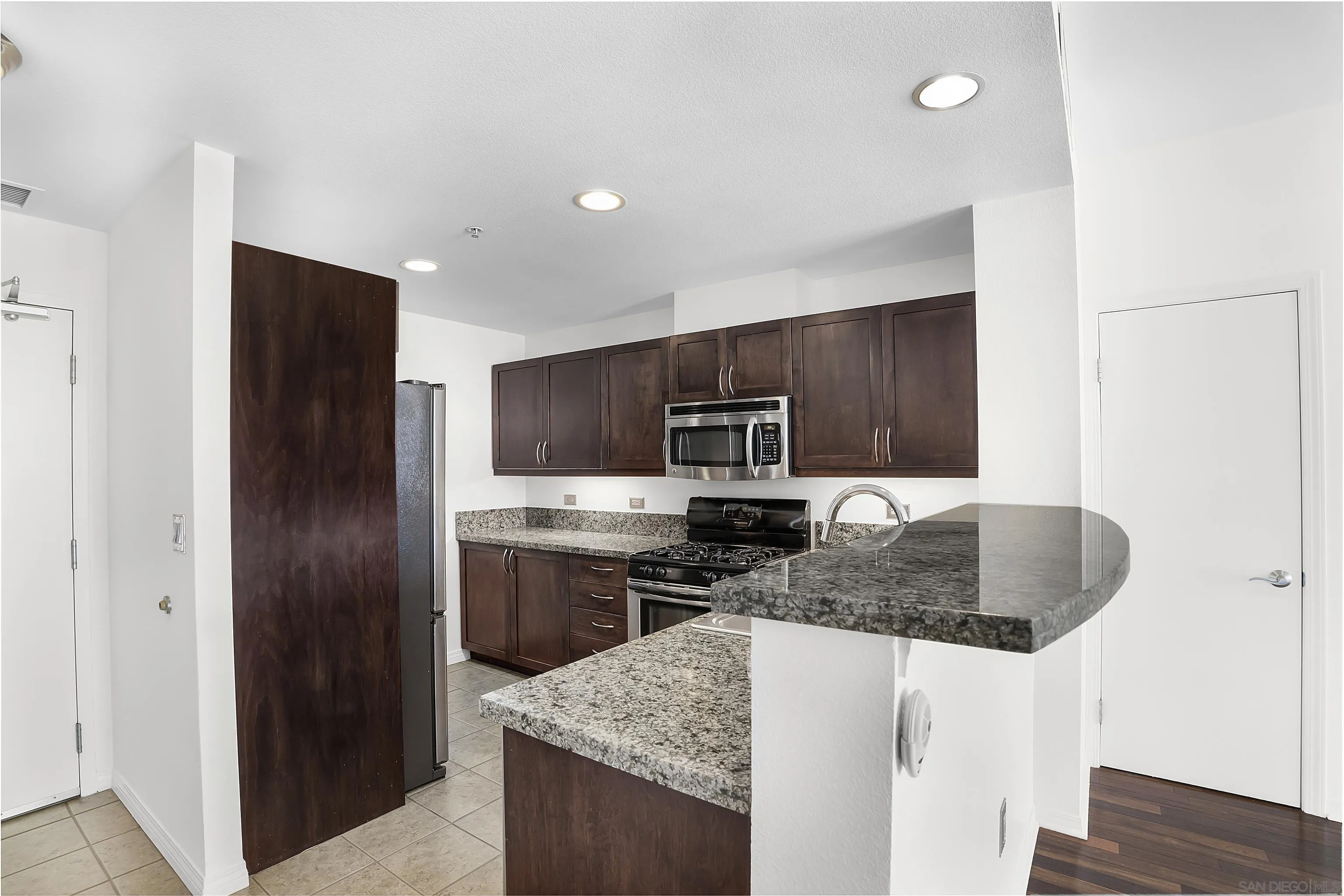 Photo #4: 250026079 Listing 