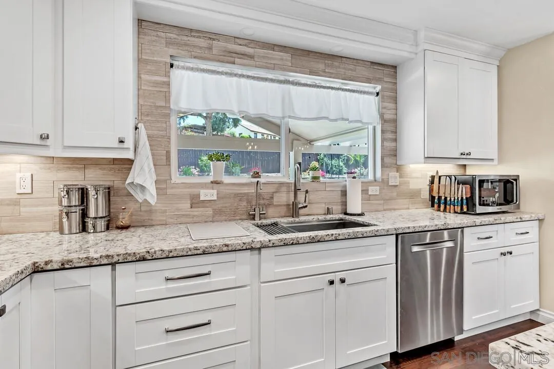 https://cdn.realtyfeed.com/cdn/127/250026108/4048984def9b5bba15f0cc040ed0b897.webp