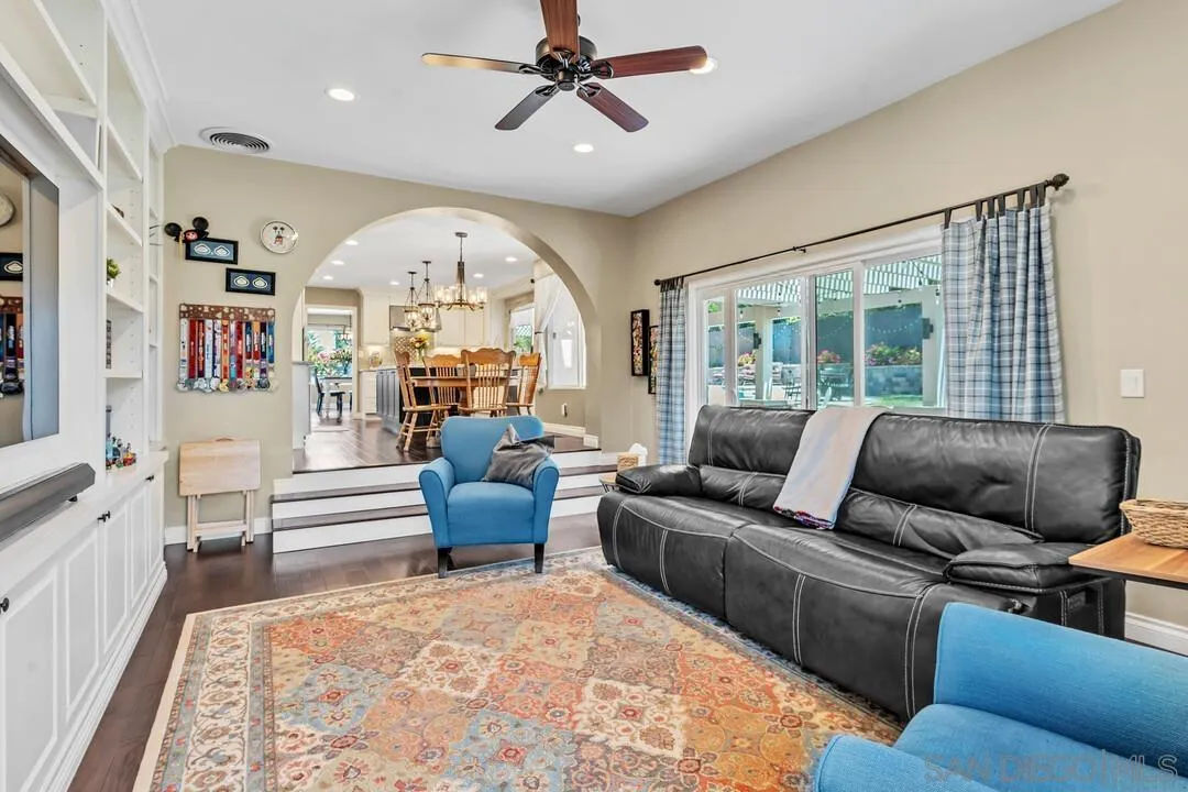 https://cdn.realtyfeed.com/cdn/127/250026108/92fa61f67ab872bd8ddada29e5c60f60.webp