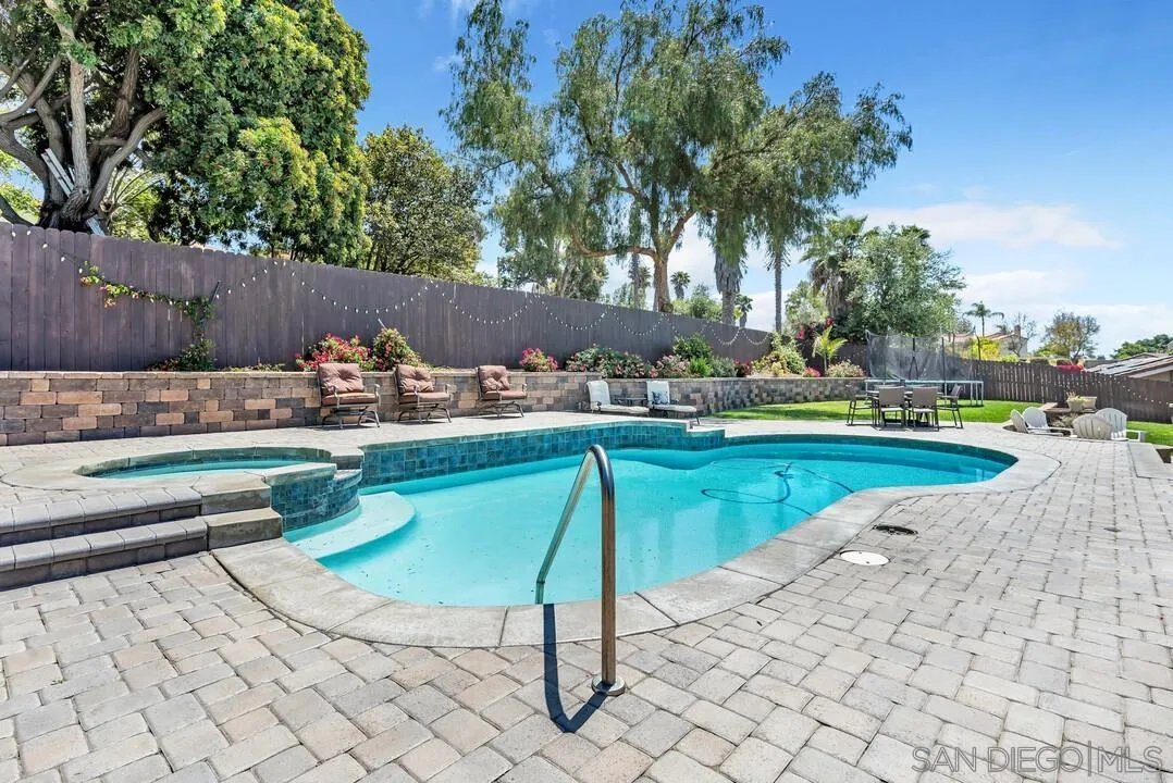 https://cdn.realtyfeed.com/cdn/127/250026108/fdae401b6e1f6df3ed94d5e3d16c2a9f.webp