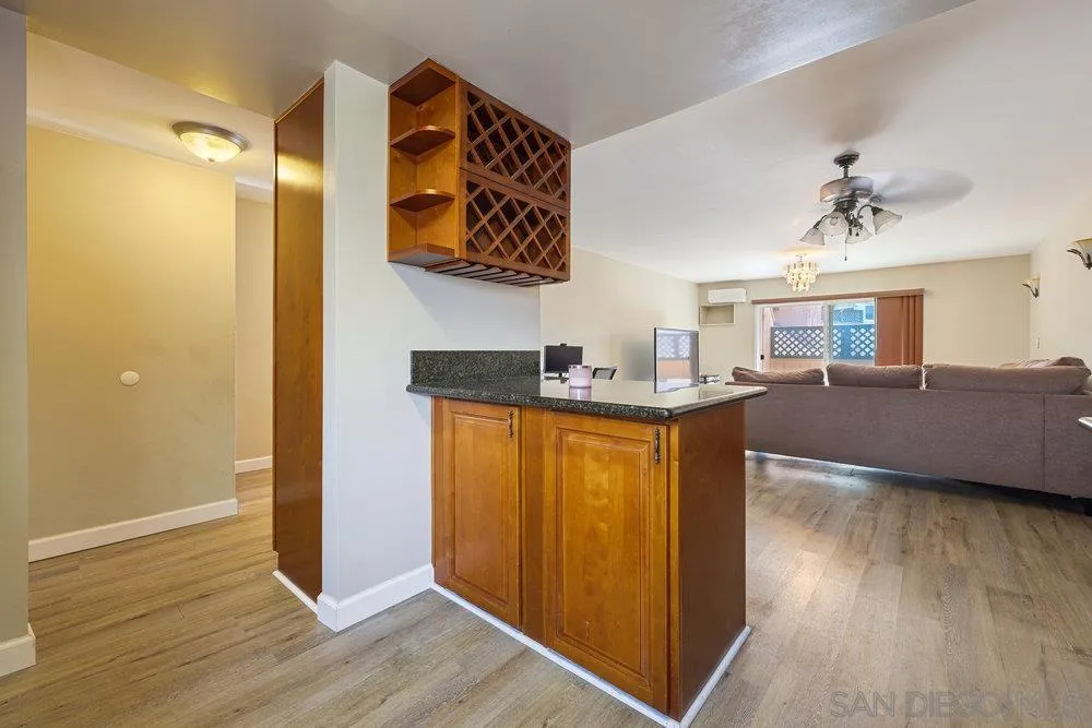 Photo #8: 250026120 Listing: Photo #8