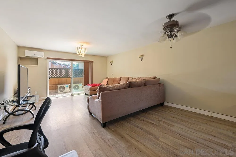 Photo #17: 250026120 Listing: Photo #17