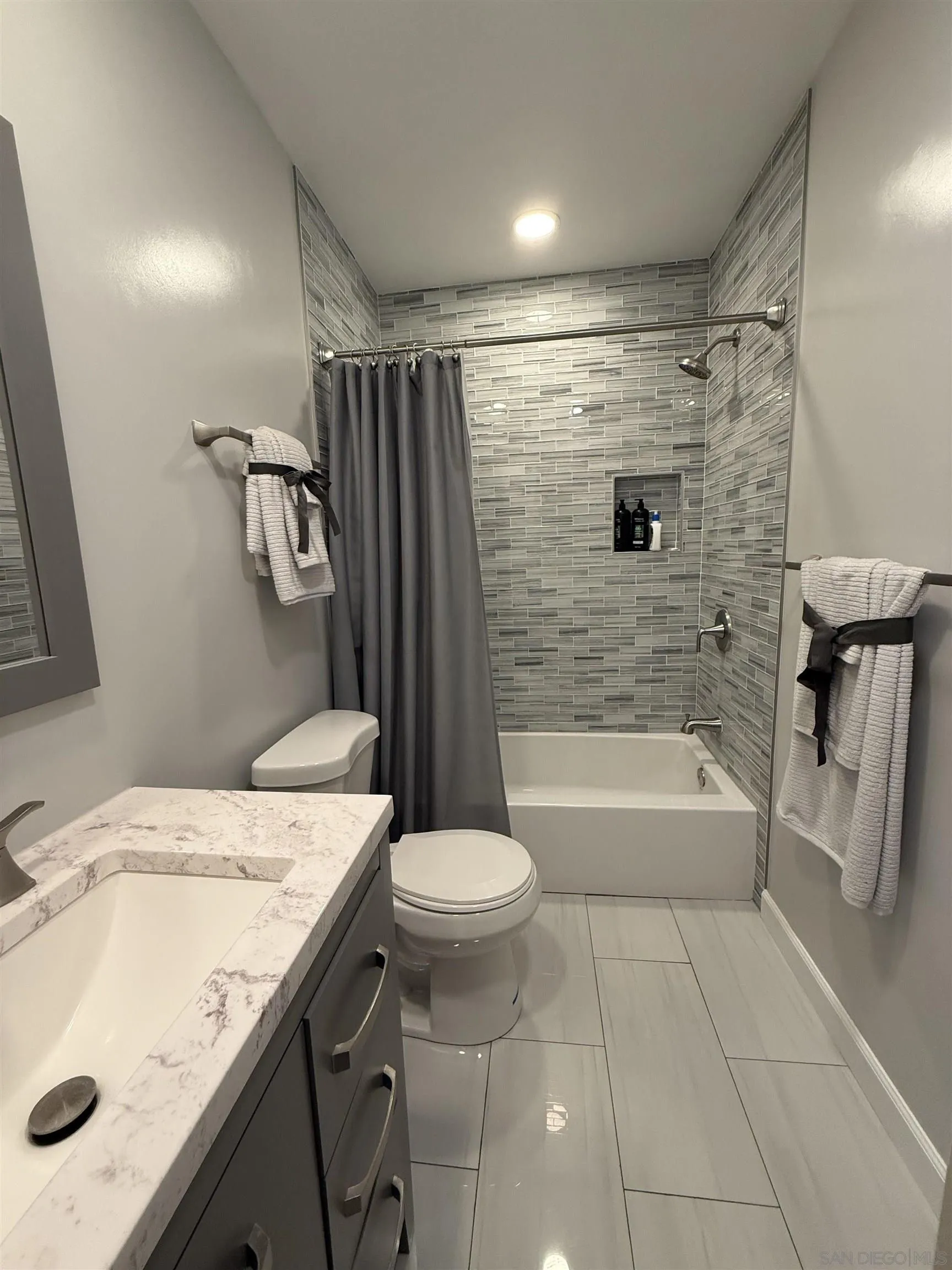 Photo #13: 250026120 Listing: Photo #13