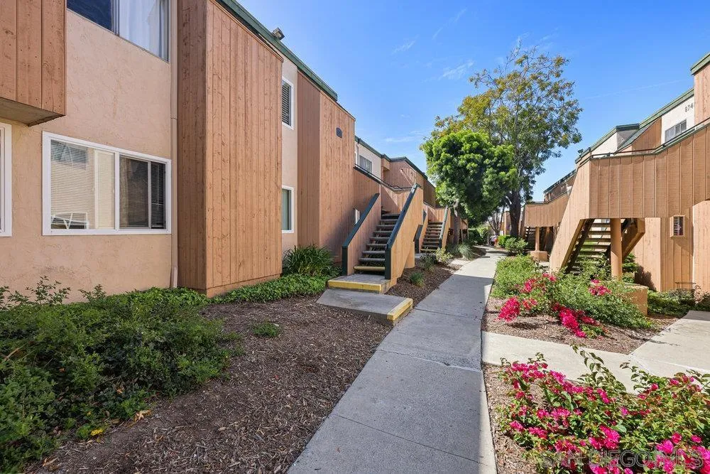 Photo #3: 250026120 Listing 