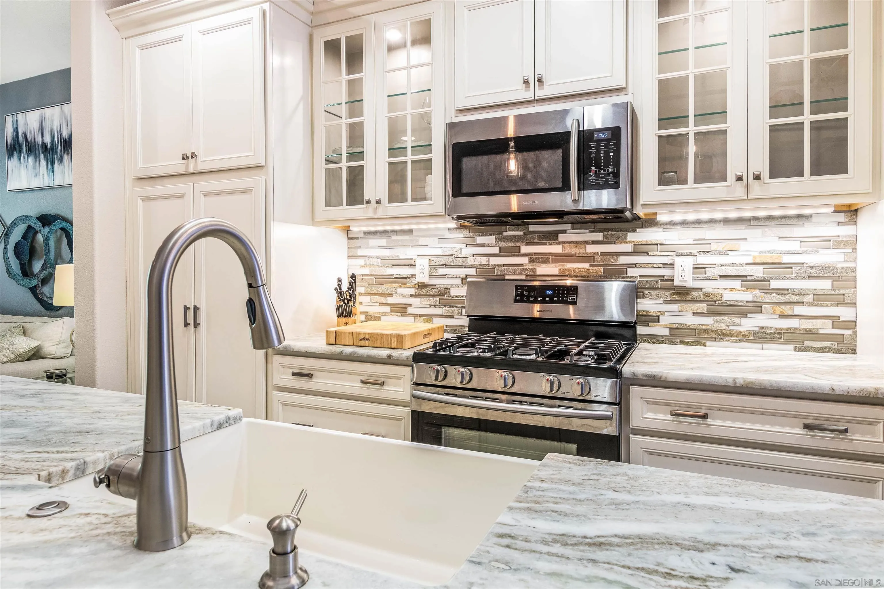 https://cdn.realtyfeed.com/cdn/127/250026138/7ac5783c9aff4bcee4609982d76a807c.webp