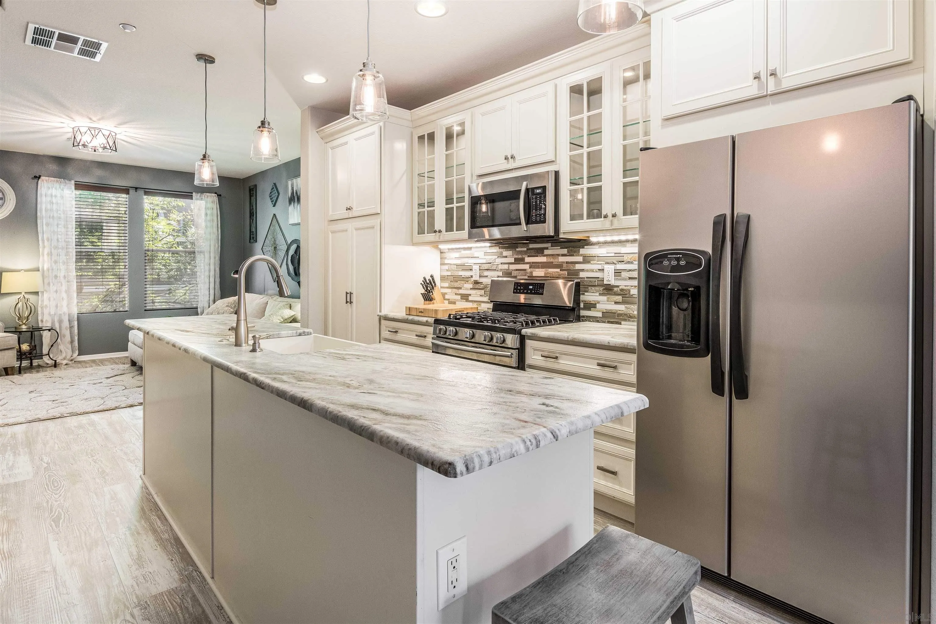 https://cdn.realtyfeed.com/cdn/127/250026138/87f20b7e8aee8b888ee6d117ce3b1950.webp