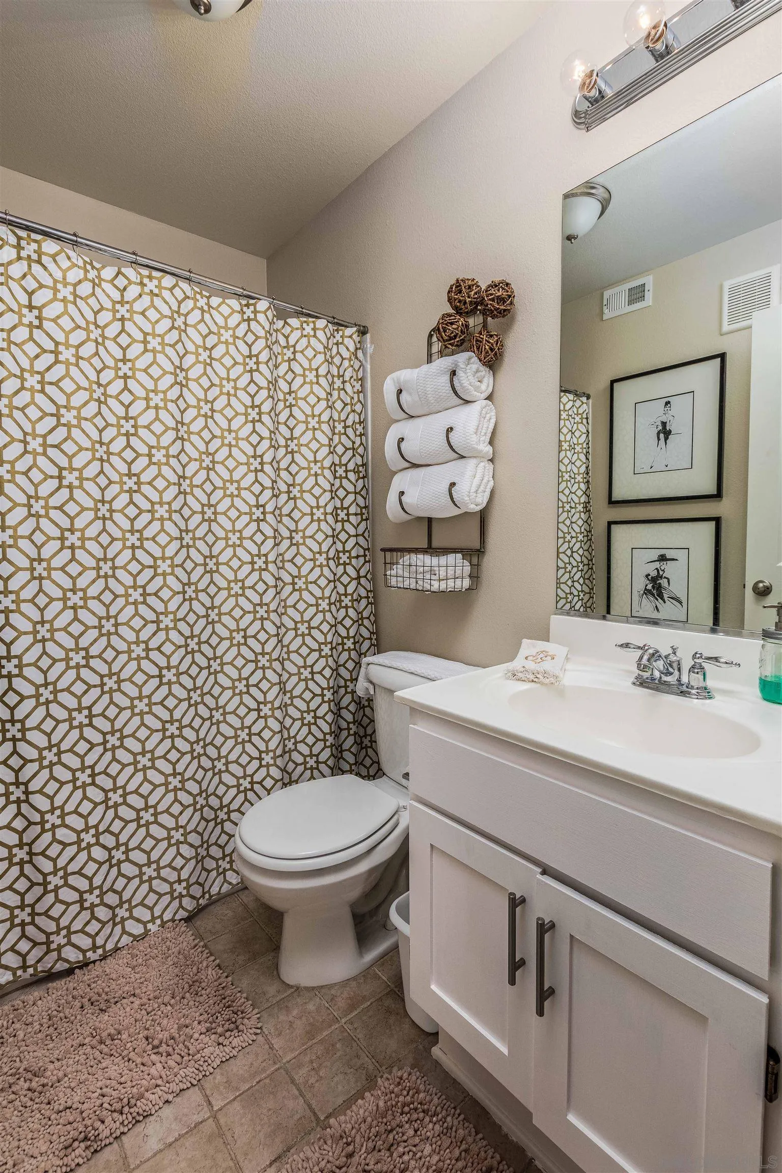 https://cdn.realtyfeed.com/cdn/127/250026138/94ca6e44617ae8dec14fb1c215193dd7.webp