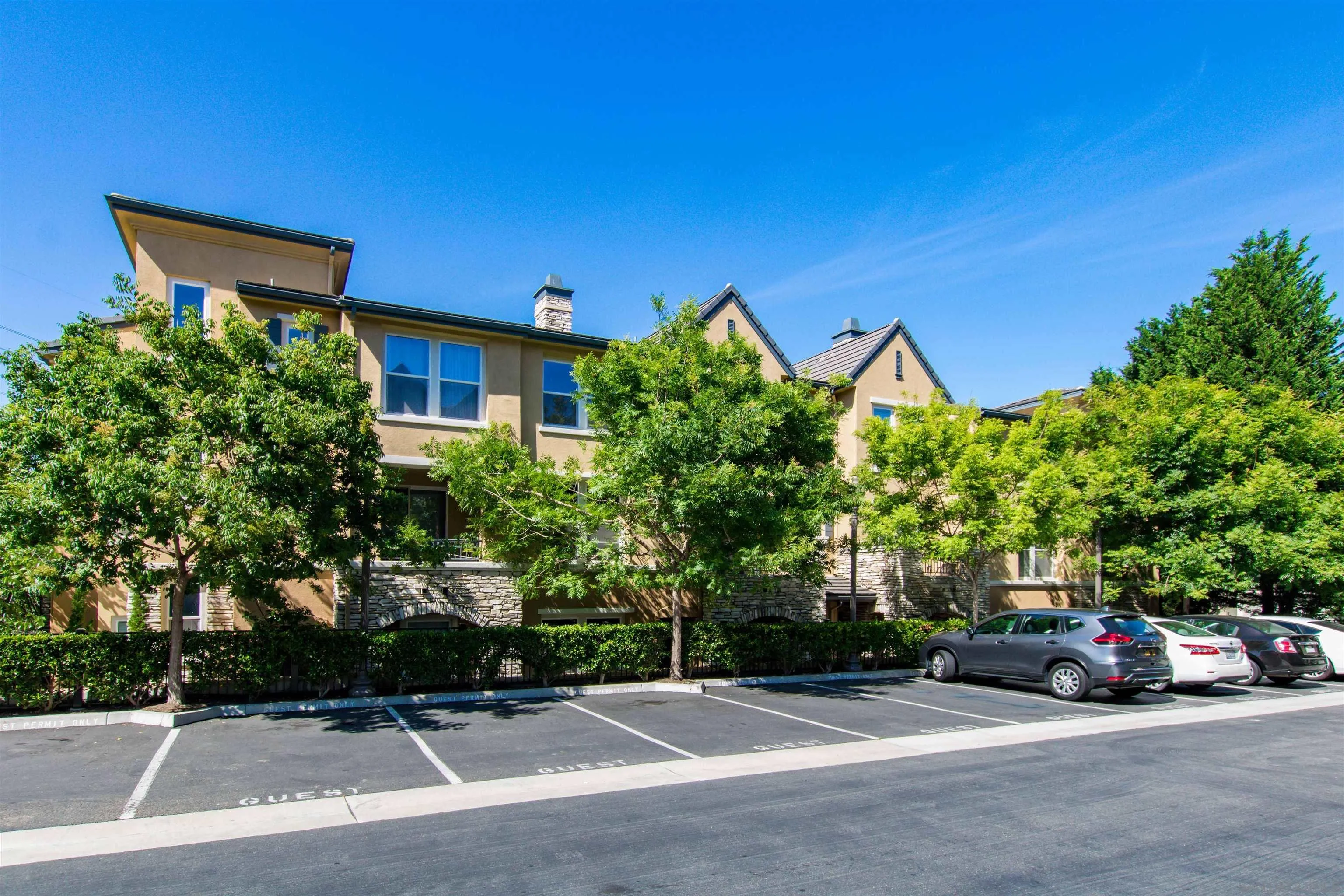 https://cdn.realtyfeed.com/cdn/127/250026138/9998c06e794b30503b7121e305d44624.webp