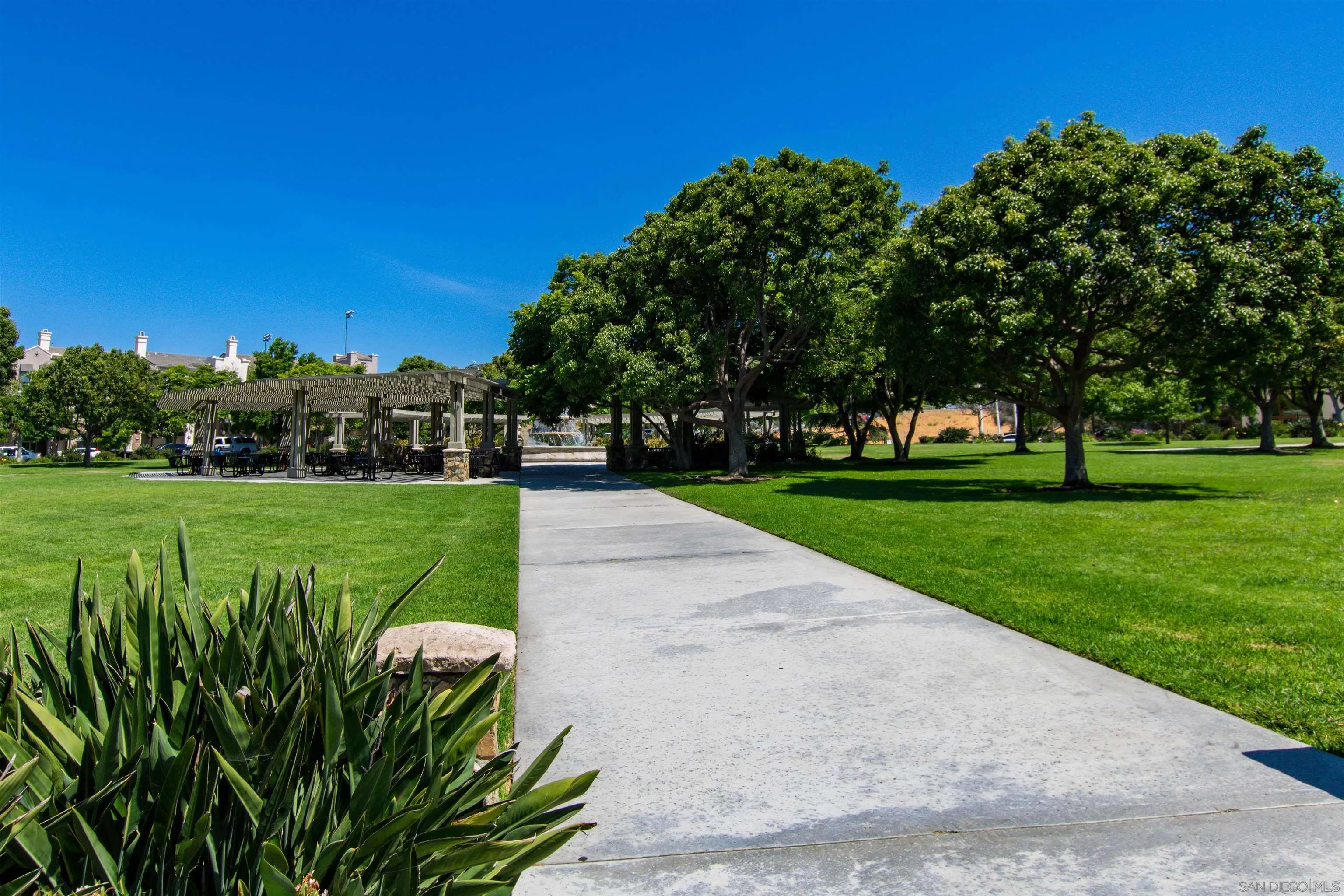 https://cdn.realtyfeed.com/cdn/127/250026138/ceab83b99795bd4df00827dacdde314d.webp