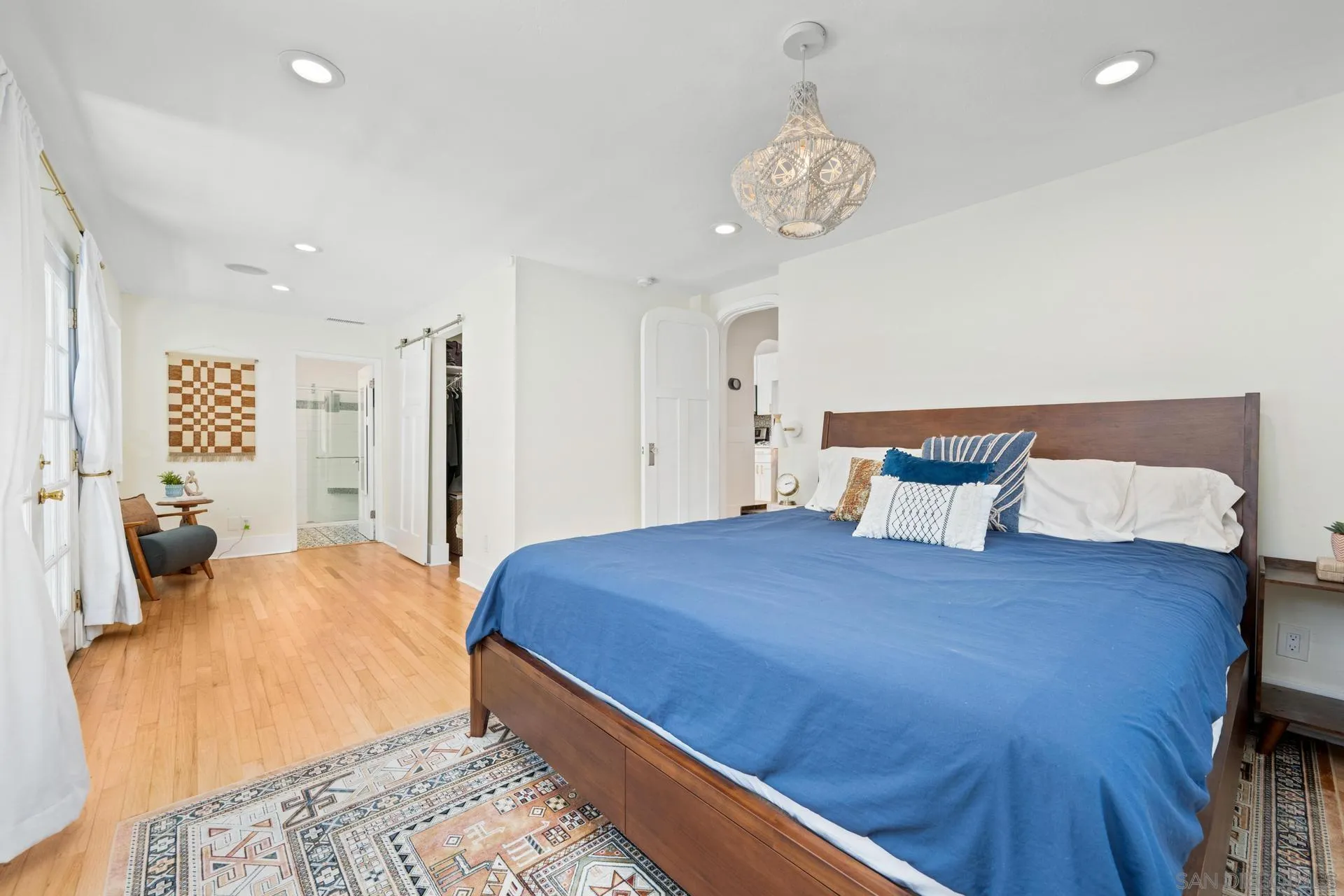 https://cdn.realtyfeed.com/cdn/127/250026152/6edb0b351b1b84a6848c379e1b41303b.webp